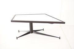 Gio Ponti Unregelmäßiger, asymmetrischer schwarzer verspiegelter niedriger Couchtisch, Rima 1955