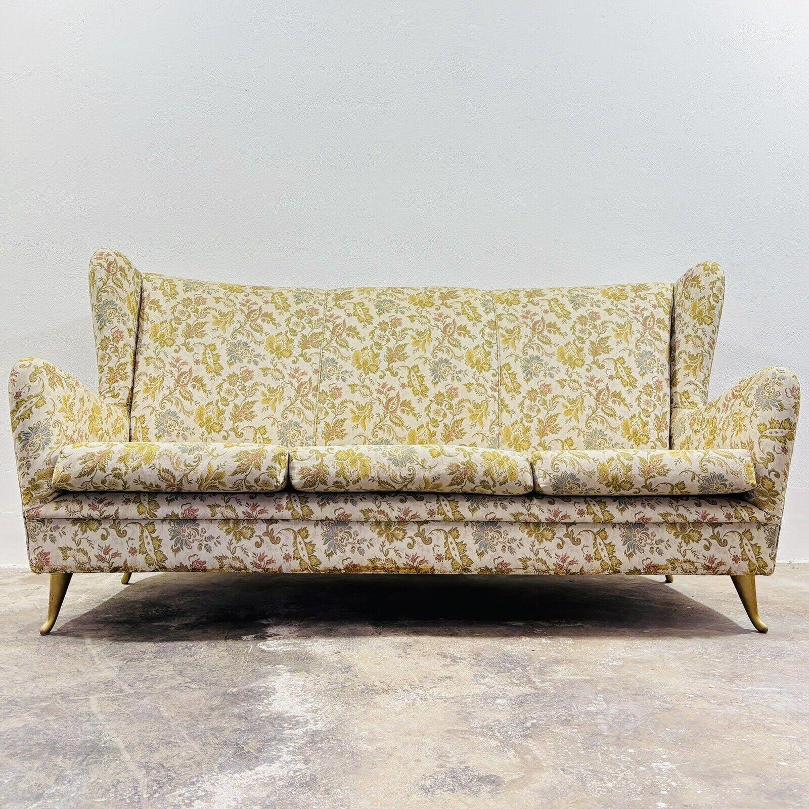 Mid-Century Modern Gio Ponti Isa Bergamo 3-seater big sofa Mid-Century Design For Sale