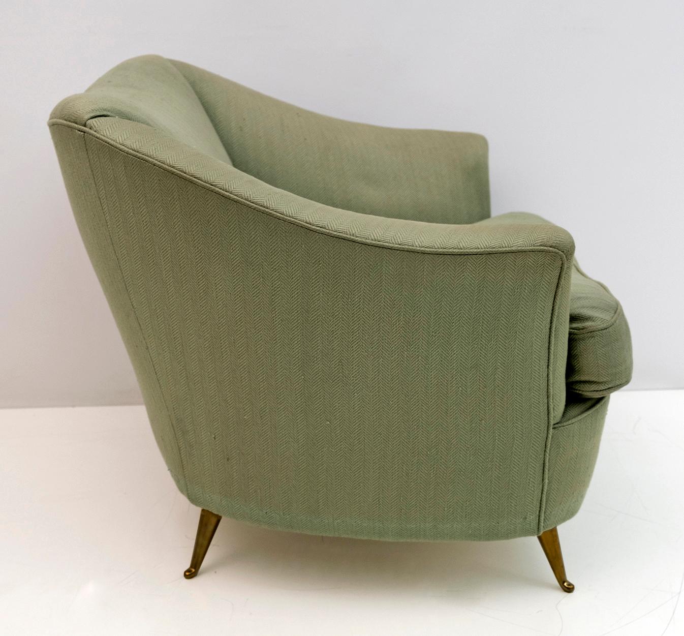 Collectible vintage Italian armchair designed by Gio Ponti for the Casa e Giardino manufacturing company in the late 1930s.
The upholstery was redone more than 20 years ago but is not in good condition, new upholstery is recommended.