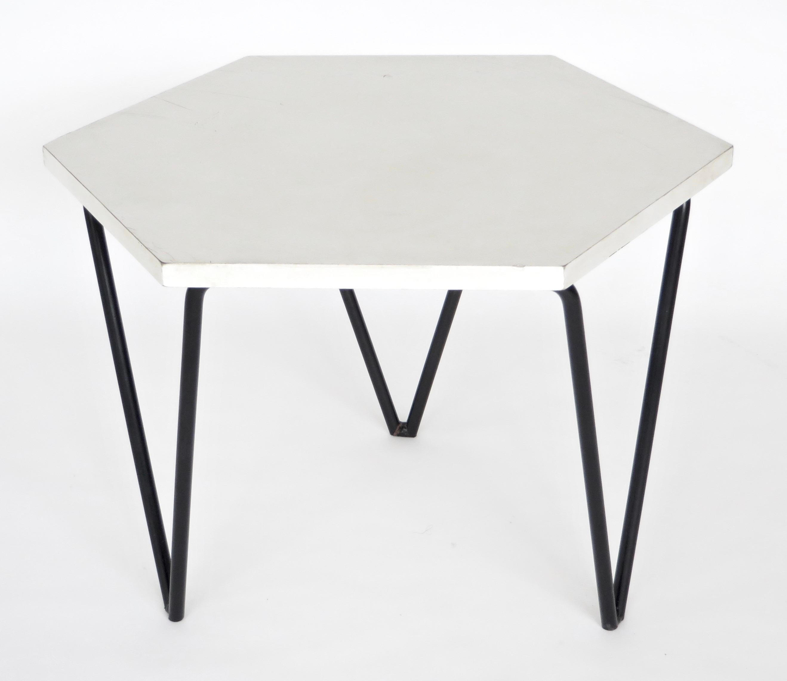 Gio Ponti Italian Coffee or Side Table circa 1950 White Laminate In Good Condition In Chicago, IL