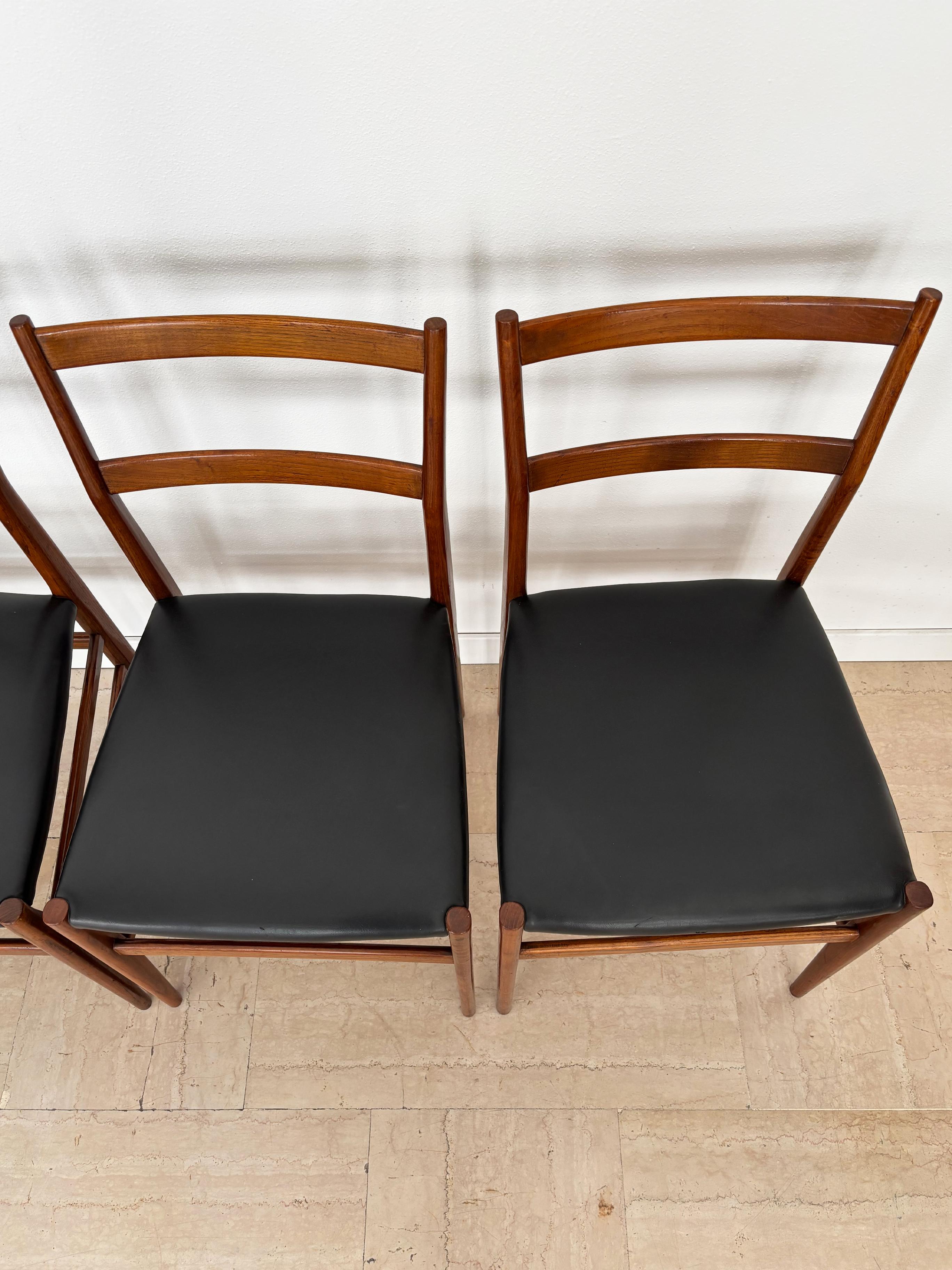 Gio Ponti Sillas de comedor de diseño italiano de mediados de siglo 