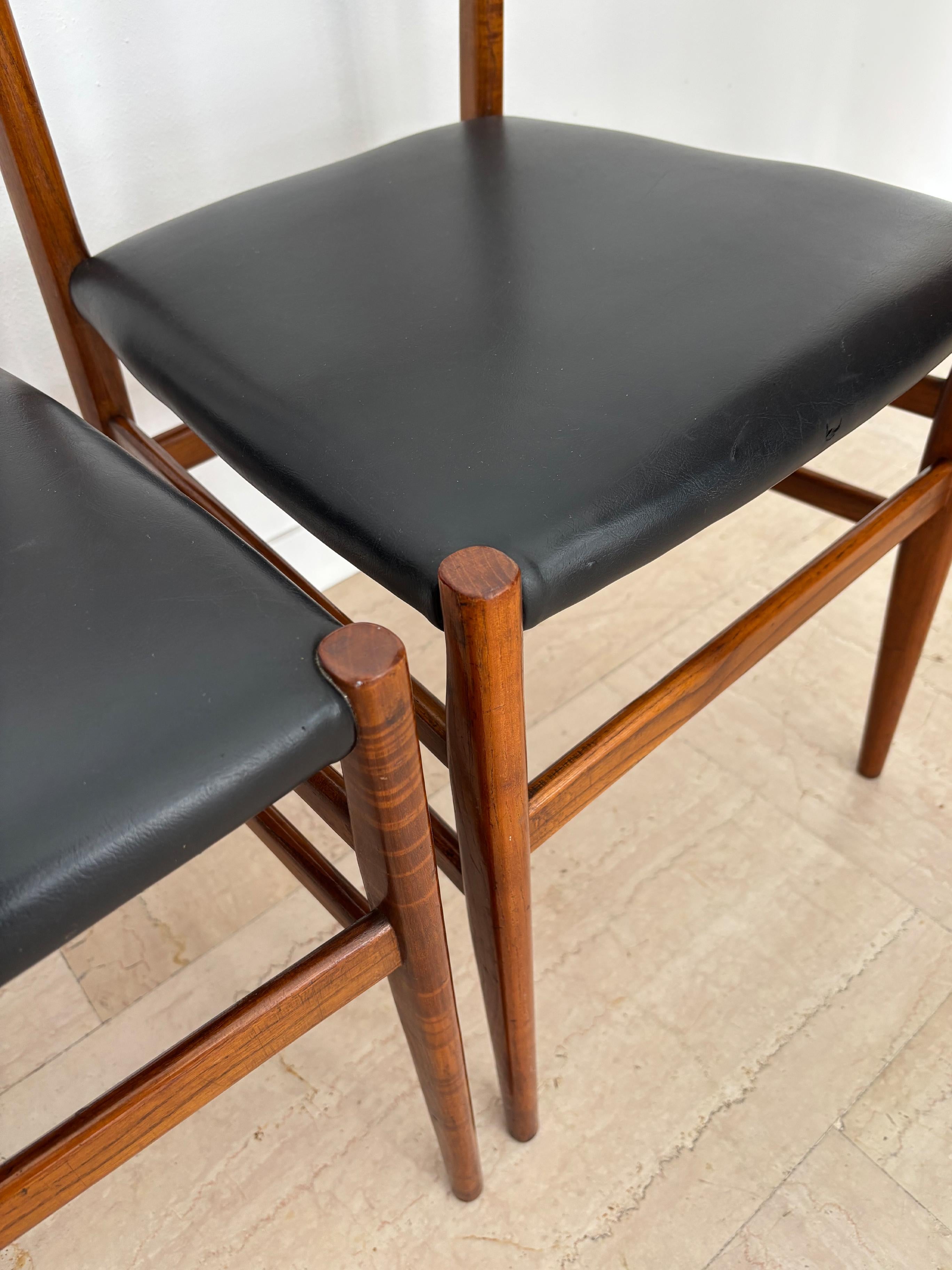 Gio Ponti Sillas de comedor de diseño italiano de mediados de siglo 