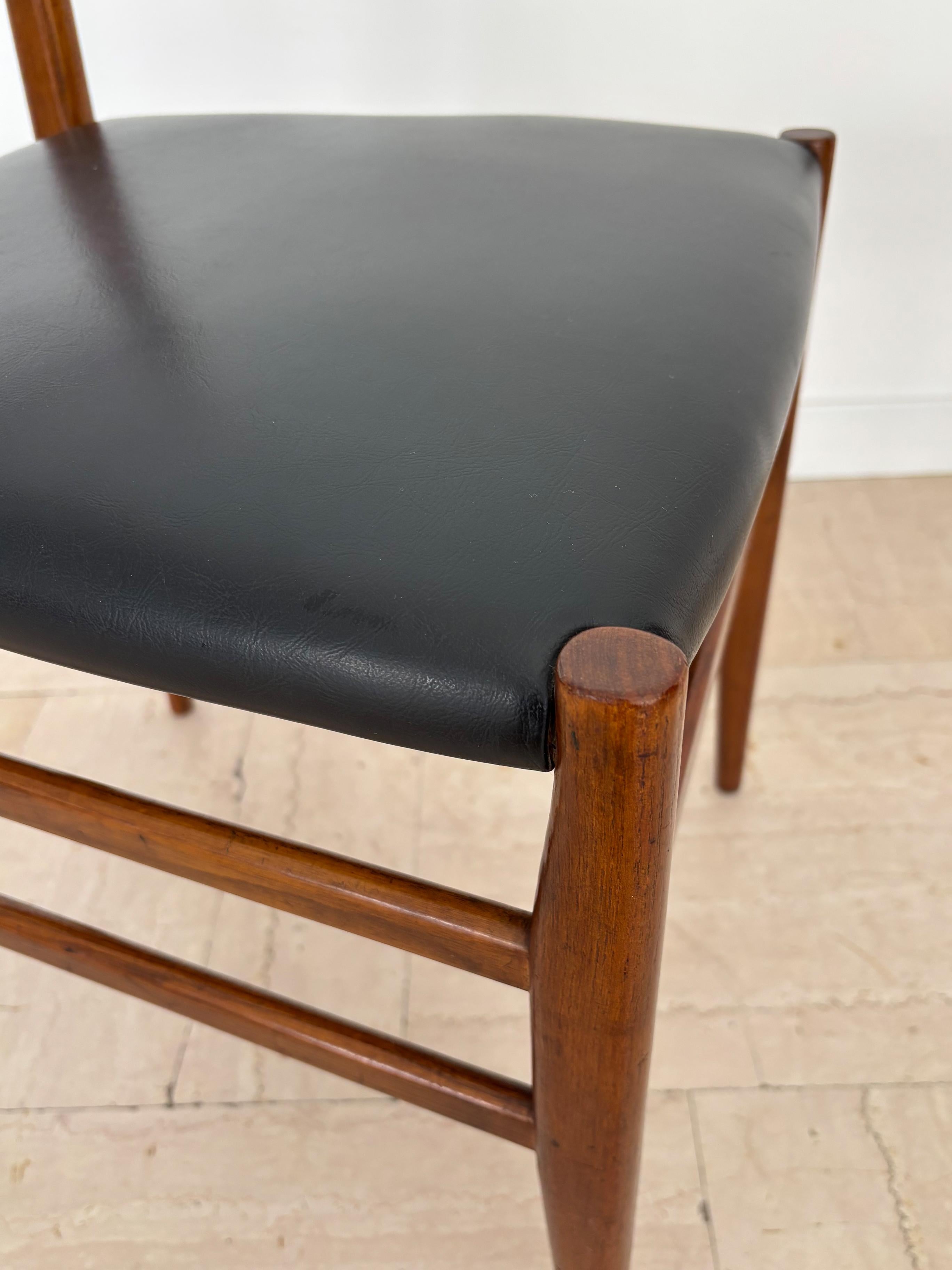 Gio Ponti Sillas de comedor de diseño italiano de mediados de siglo 