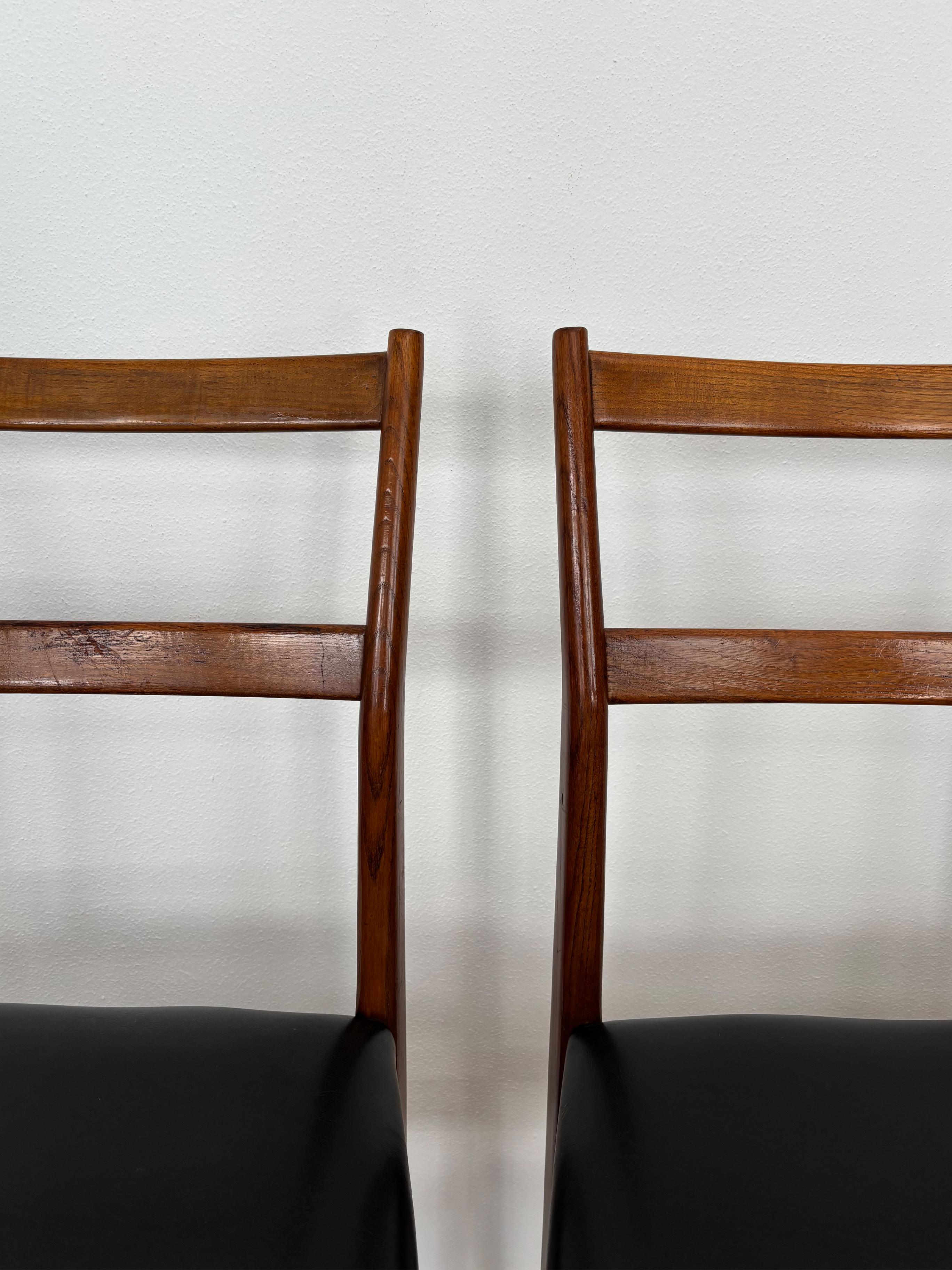 Gio Ponti Sillas de comedor de diseño italiano de mediados de siglo 