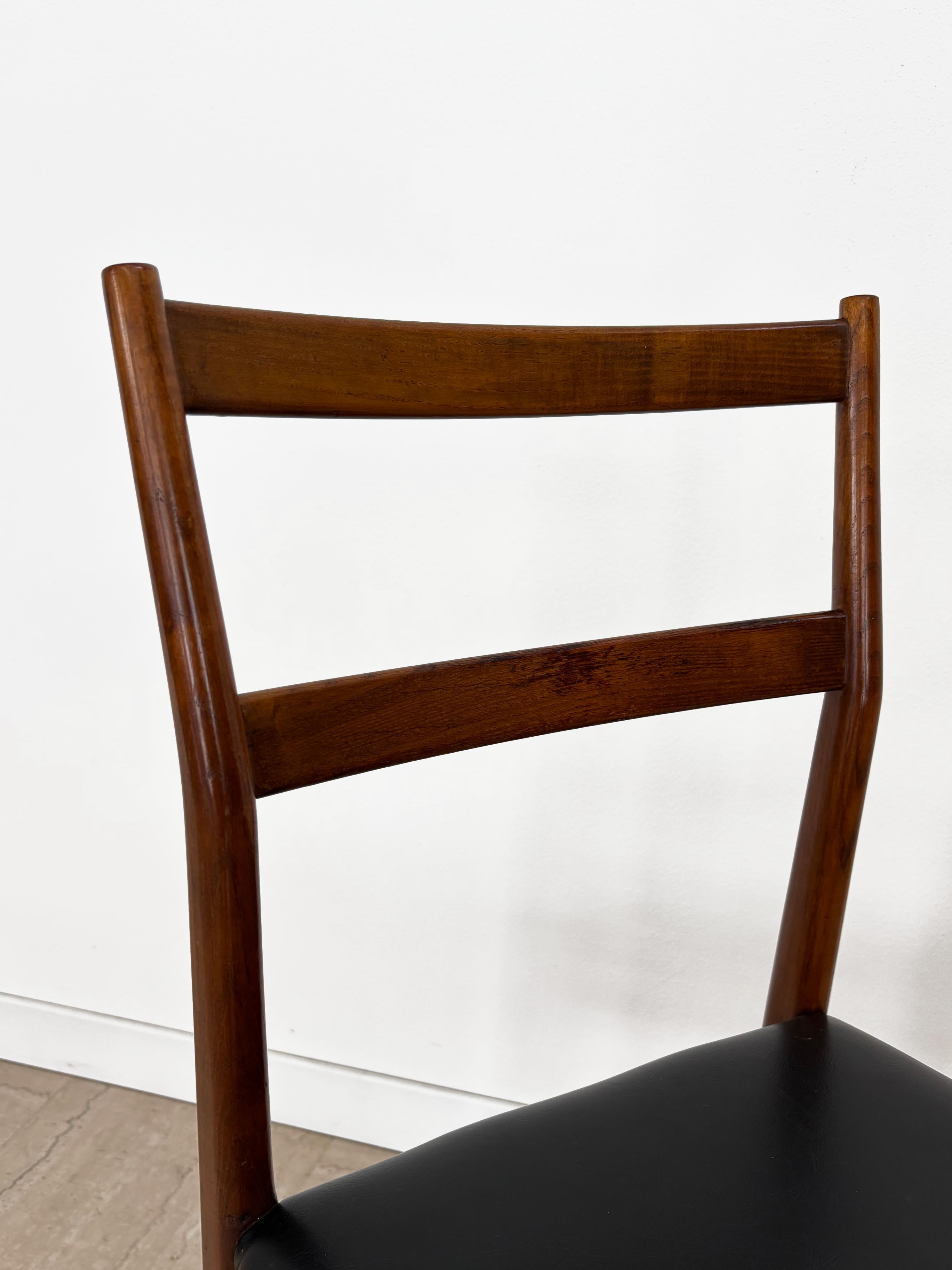 Gio Ponti Sillas de comedor de diseño italiano de mediados de siglo 