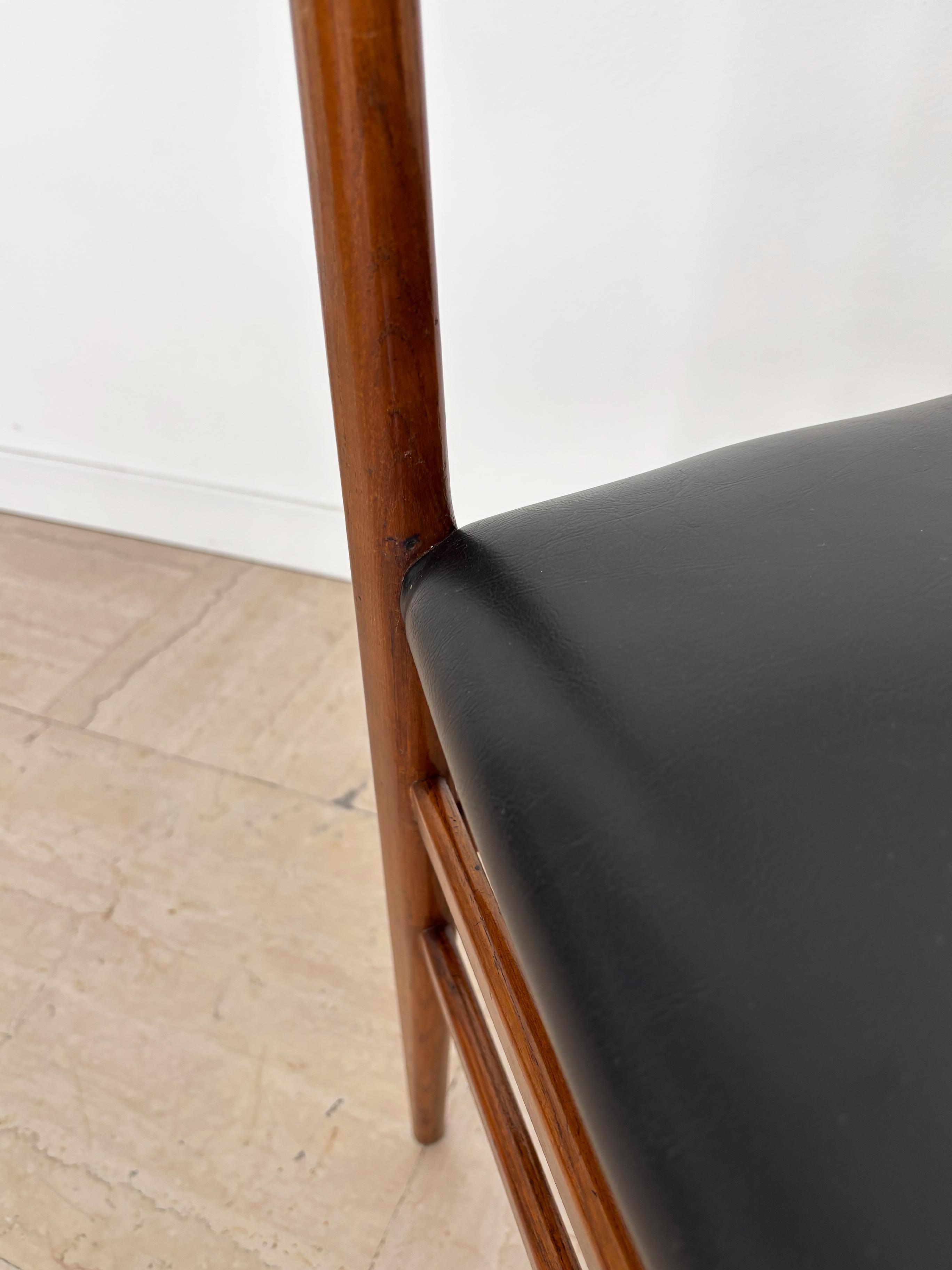 Gio Ponti Sillas de comedor de diseño italiano de mediados de siglo 