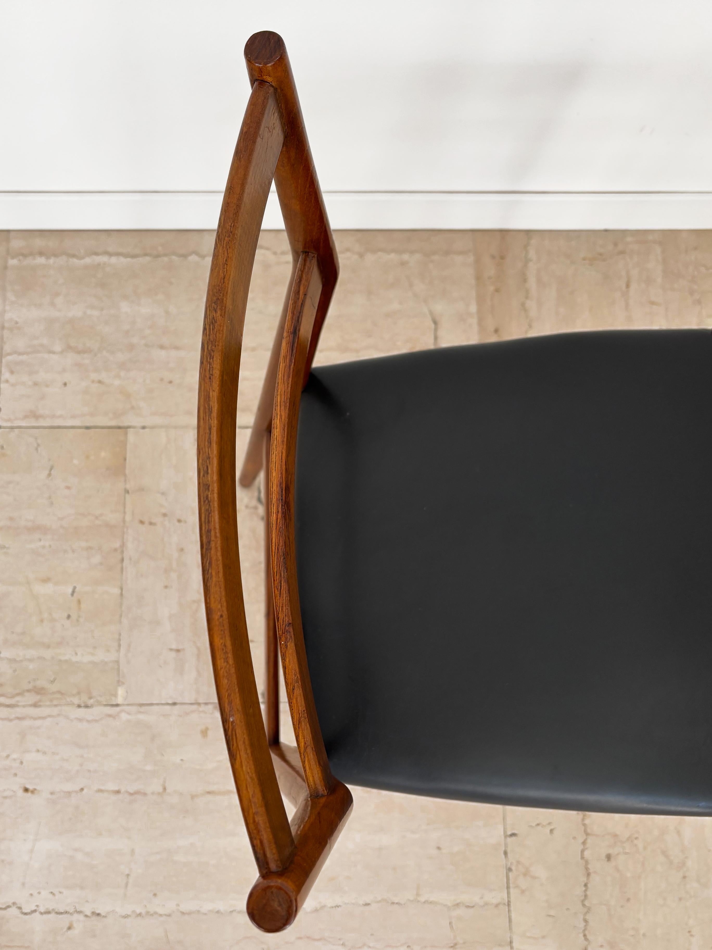 Gio Ponti Sillas de comedor de diseño italiano de mediados de siglo 
