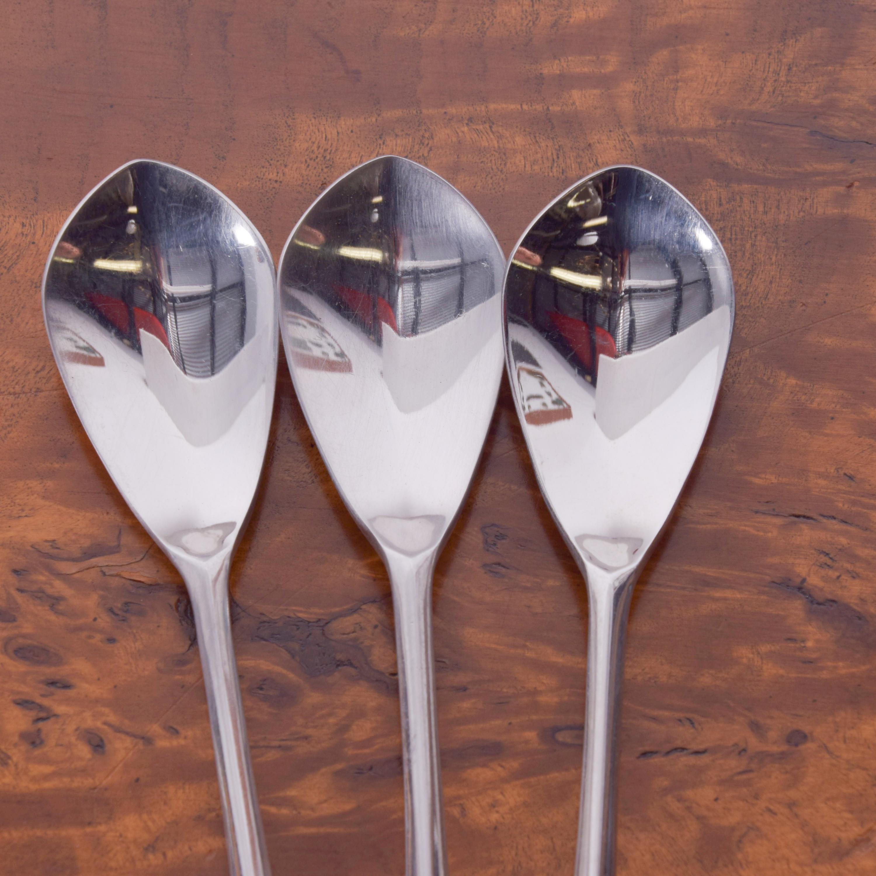 Gio Ponti Italian stainless diamond flatware set of three long ice tea cuppers, 1958.
Mesures : 7 1/2