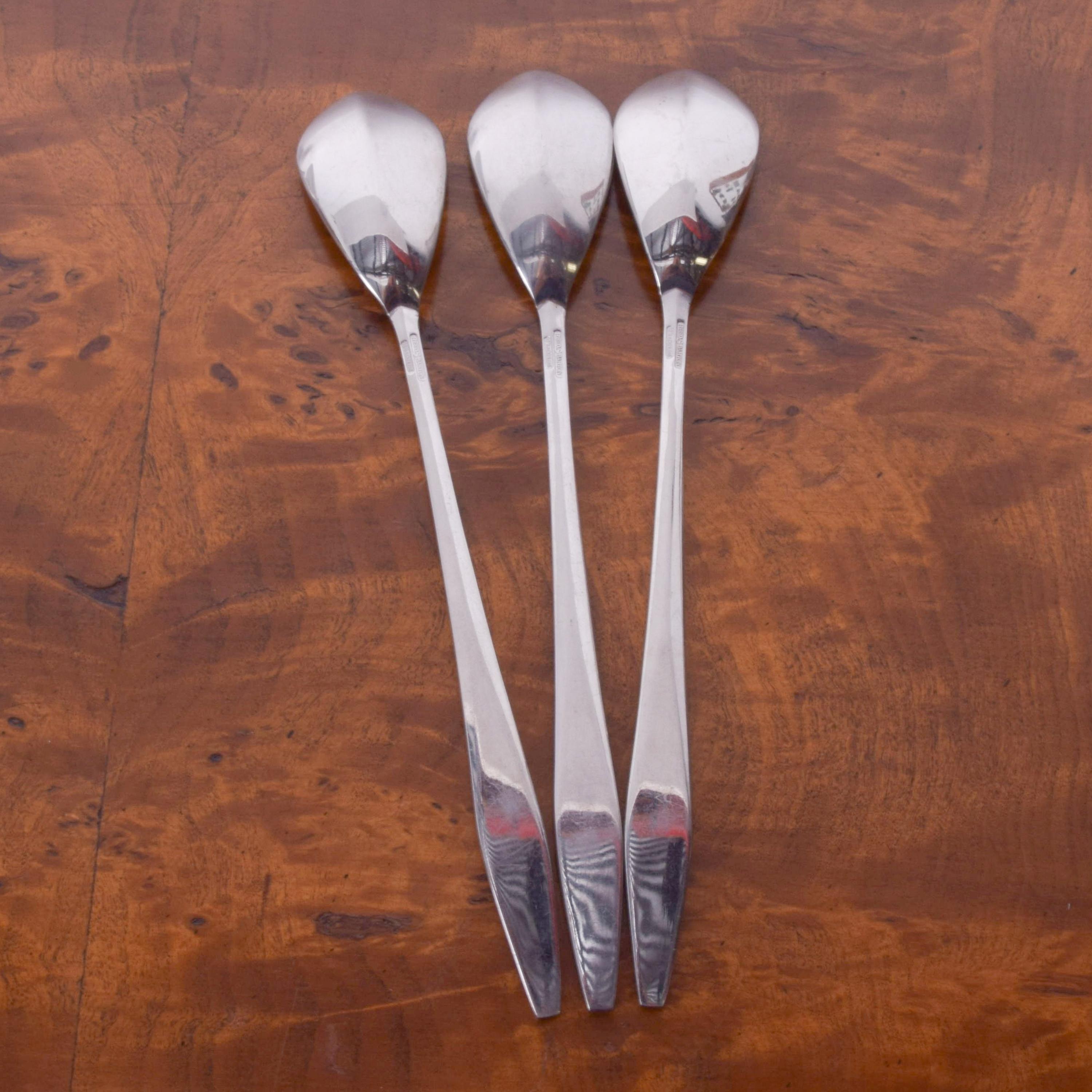 Gio Ponti ensemble de couverts italiens en acier inoxydable et en diamant, trois longues cuillères à thé à glace, 1958 Bon état - En vente à Chula Vista, CA