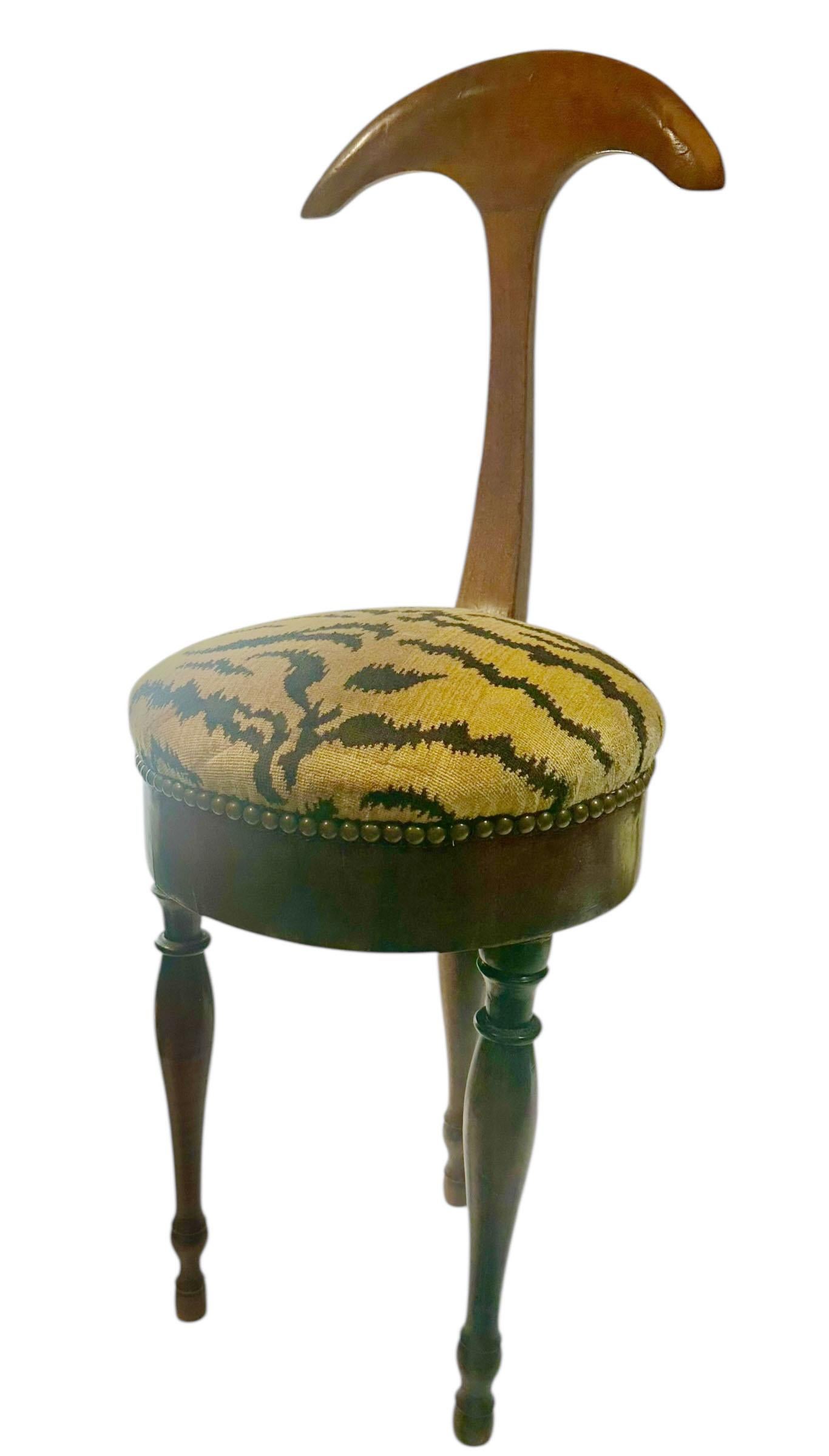 Textile Chaise italienne à trois pieds Gio Ponti avec velours tigré Scalamandré en vente