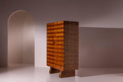 Armario italiano Gio Ponti de nogal chapado a rayas horizontales, Italia, años 30