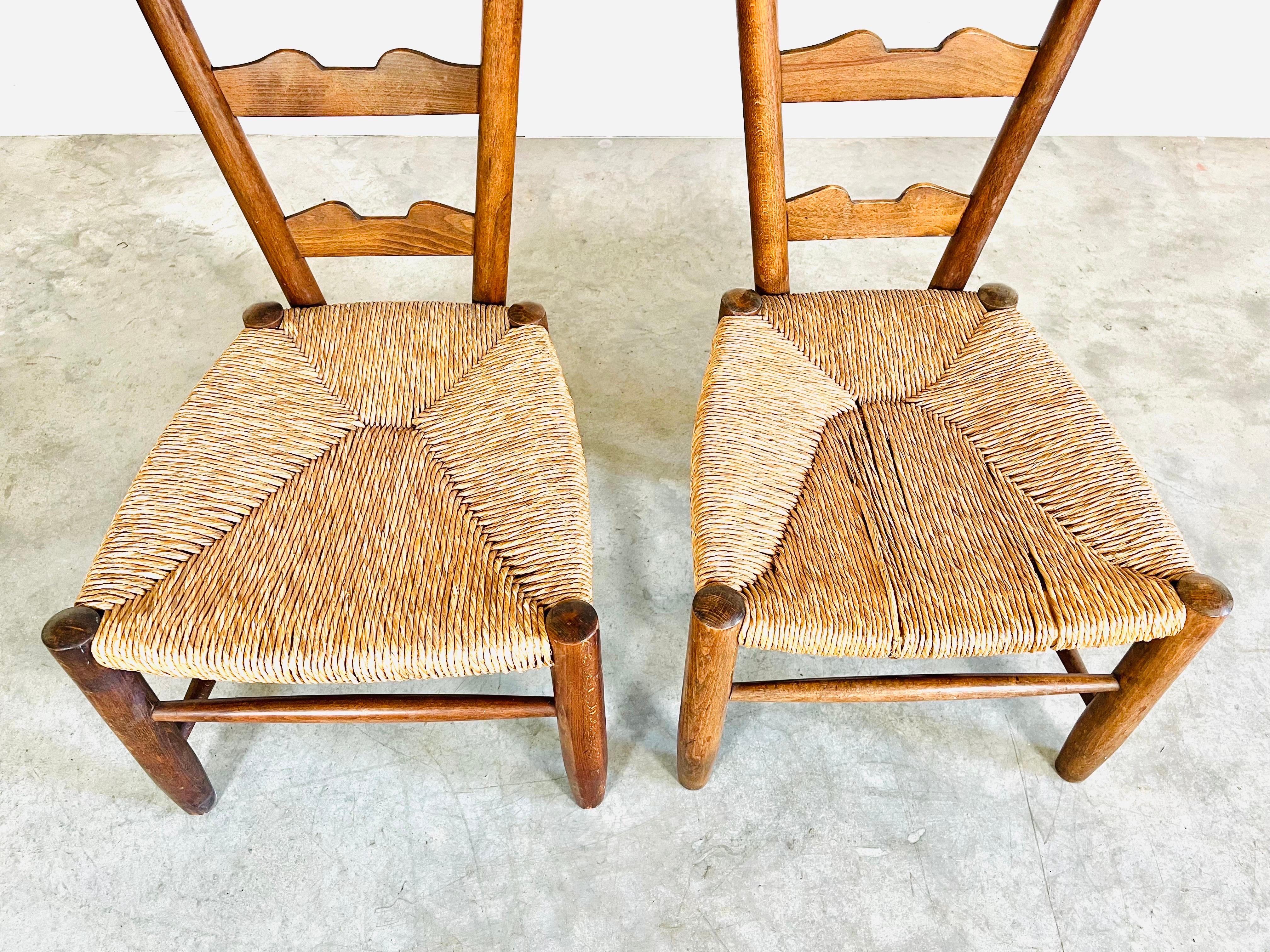 Gio Ponti Ladder Back Fireside Chairs in Exceptional Walnut In Good Condition In Southampton, NJ