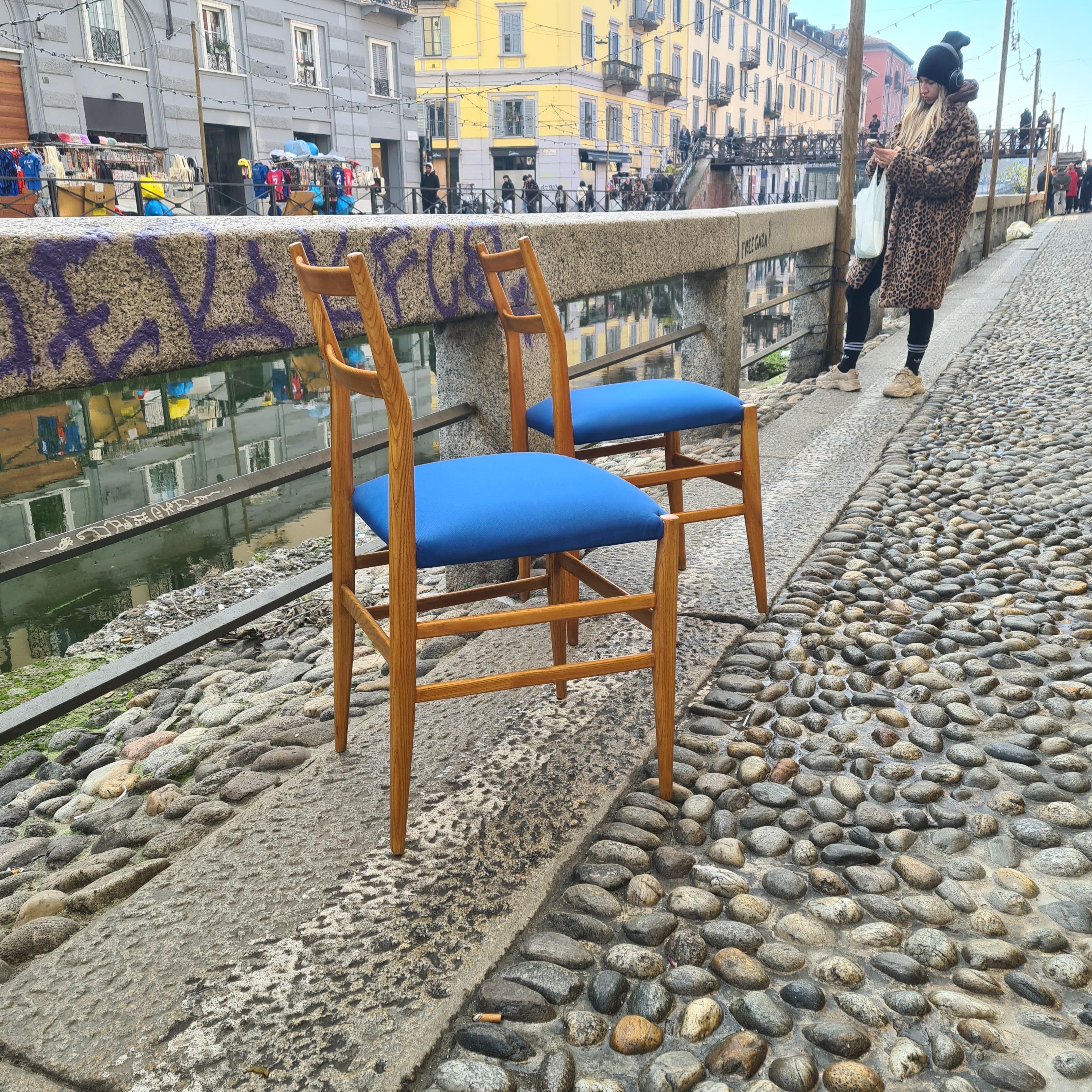 Gio Ponti Leggera  2 Chaises de Cassina 1951 - Manteau d'origine en bois, Italie Bon état - En vente à Milano, IT