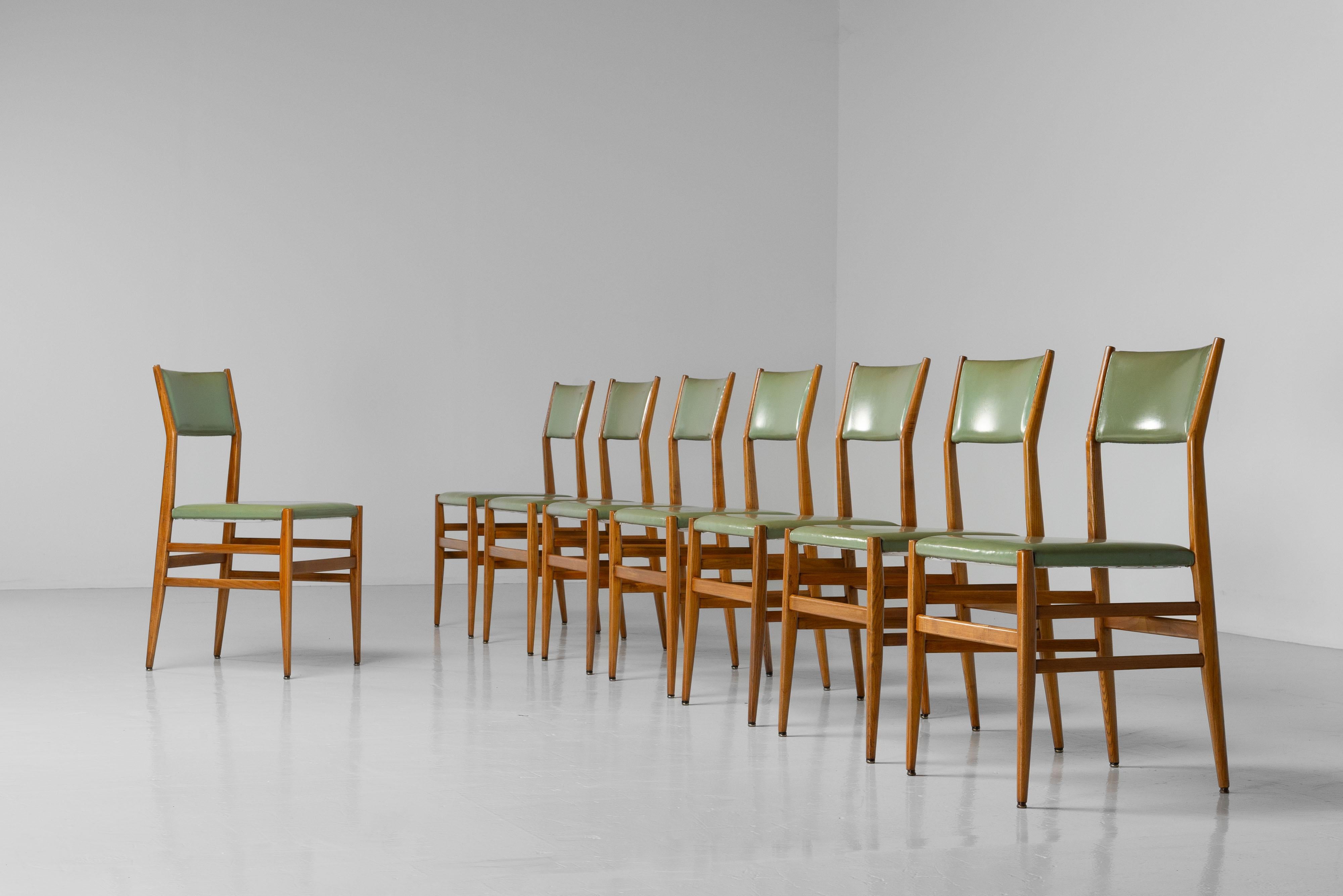 Gio Ponti Leggera 646 Stühle von Cassina, Italien 1957 im Zustand „Gut“ in Roosendaal, Noord Brabant