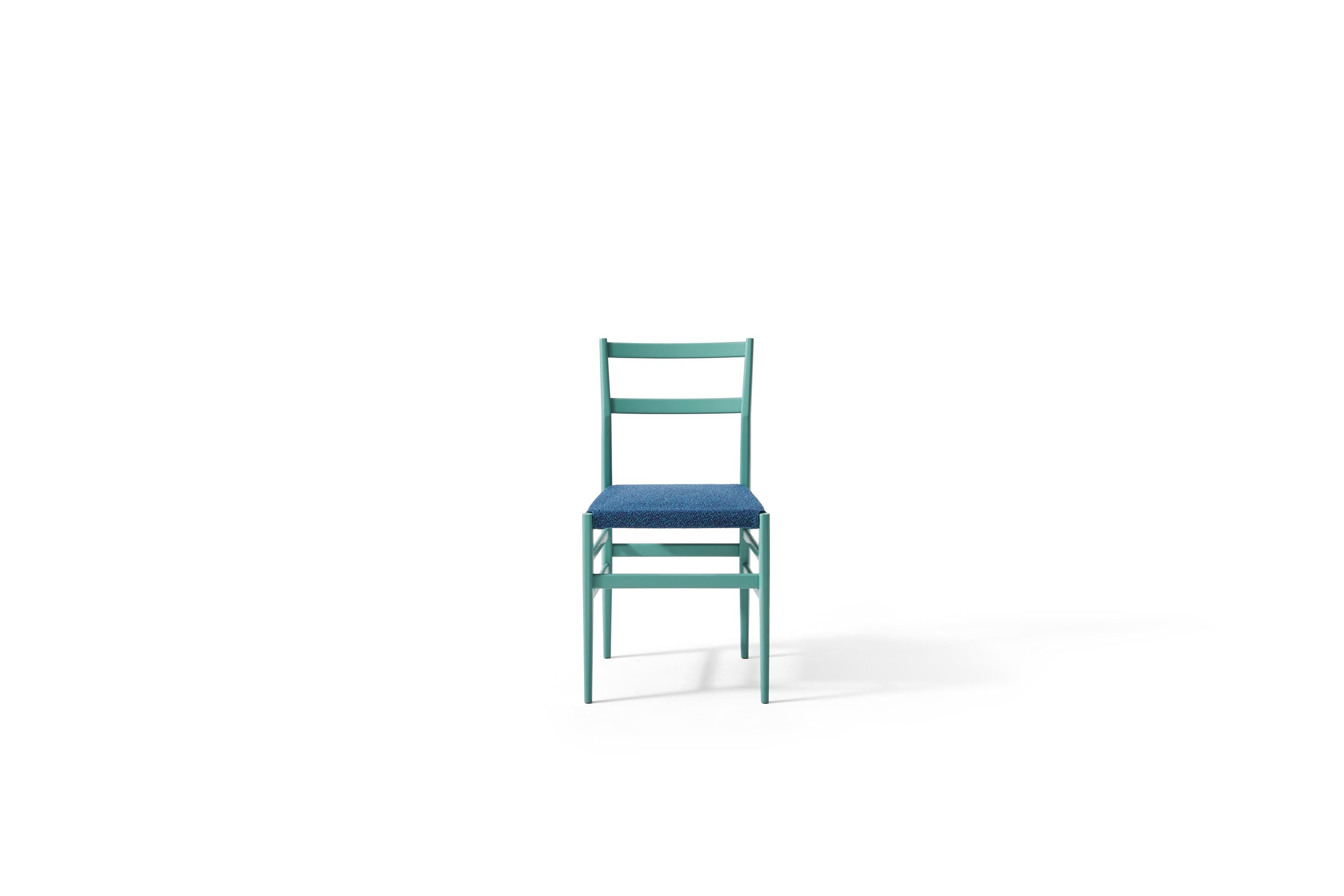 Gio Ponti Leggera Outdoor Chair For Cassina

The wood chair par excellence, one of the flagship pieces in the partnership between Gio Ponti, Cesare Cassina and the company’s joinery experts, adds a new outdoor version manufactured in steel, using an