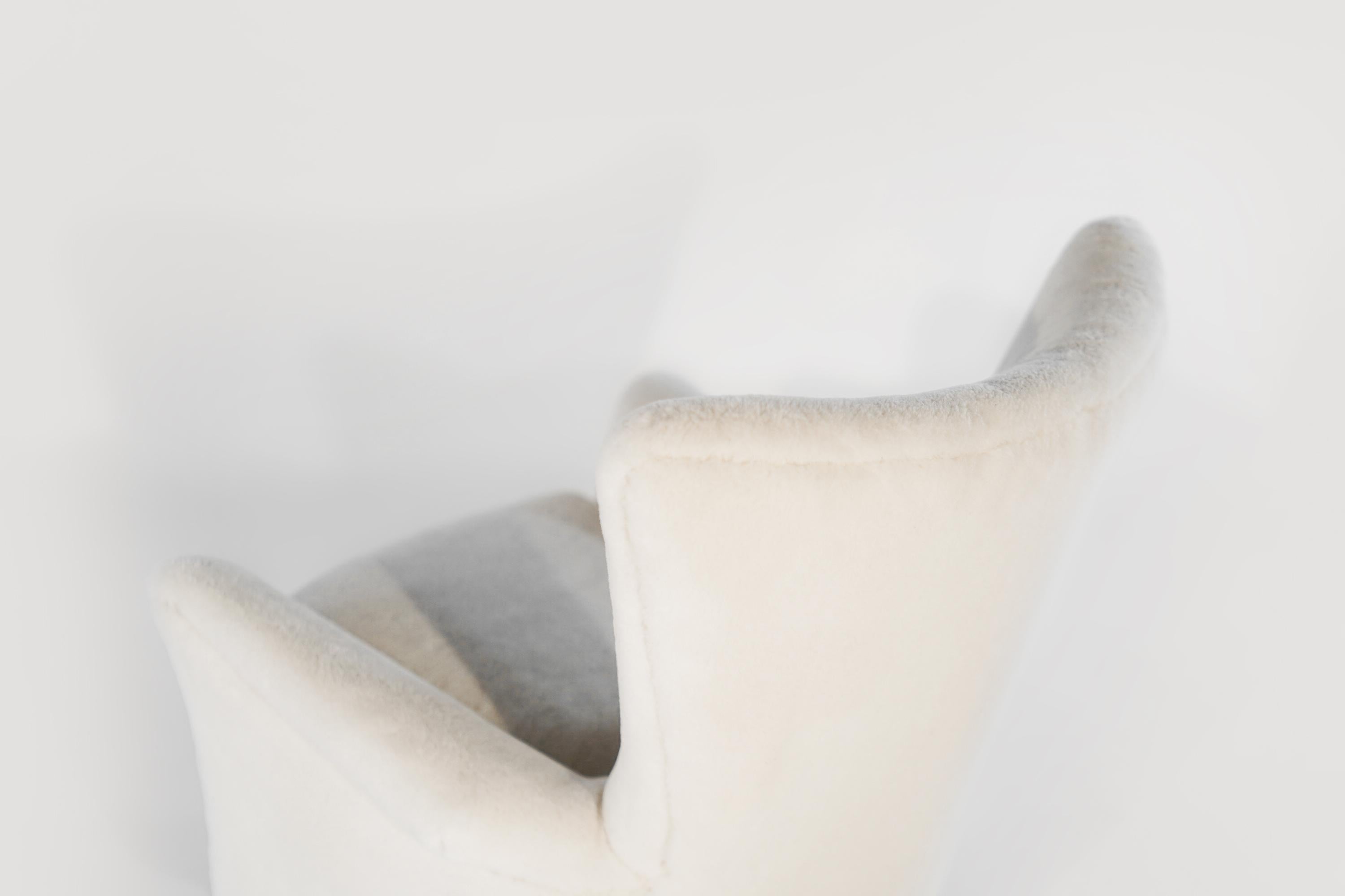 Gio Ponti Lounge Chairs in Shearling for the Hotel Bristol, circa 1950s In Good Condition In Westport, CT