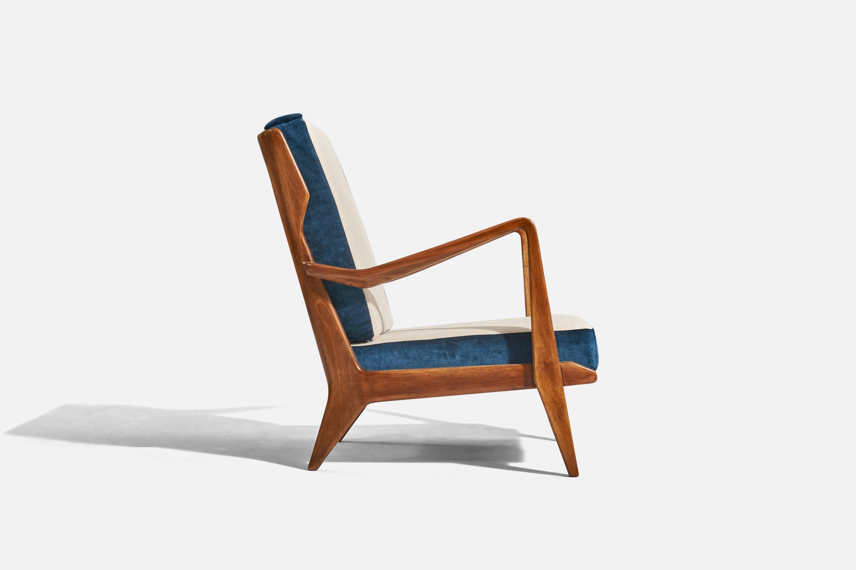 Mid-20th Century Gio Ponti, Lounge Chairs, Walnut, Blue And White Velvet, Cassina, Italy, 1950s For Sale