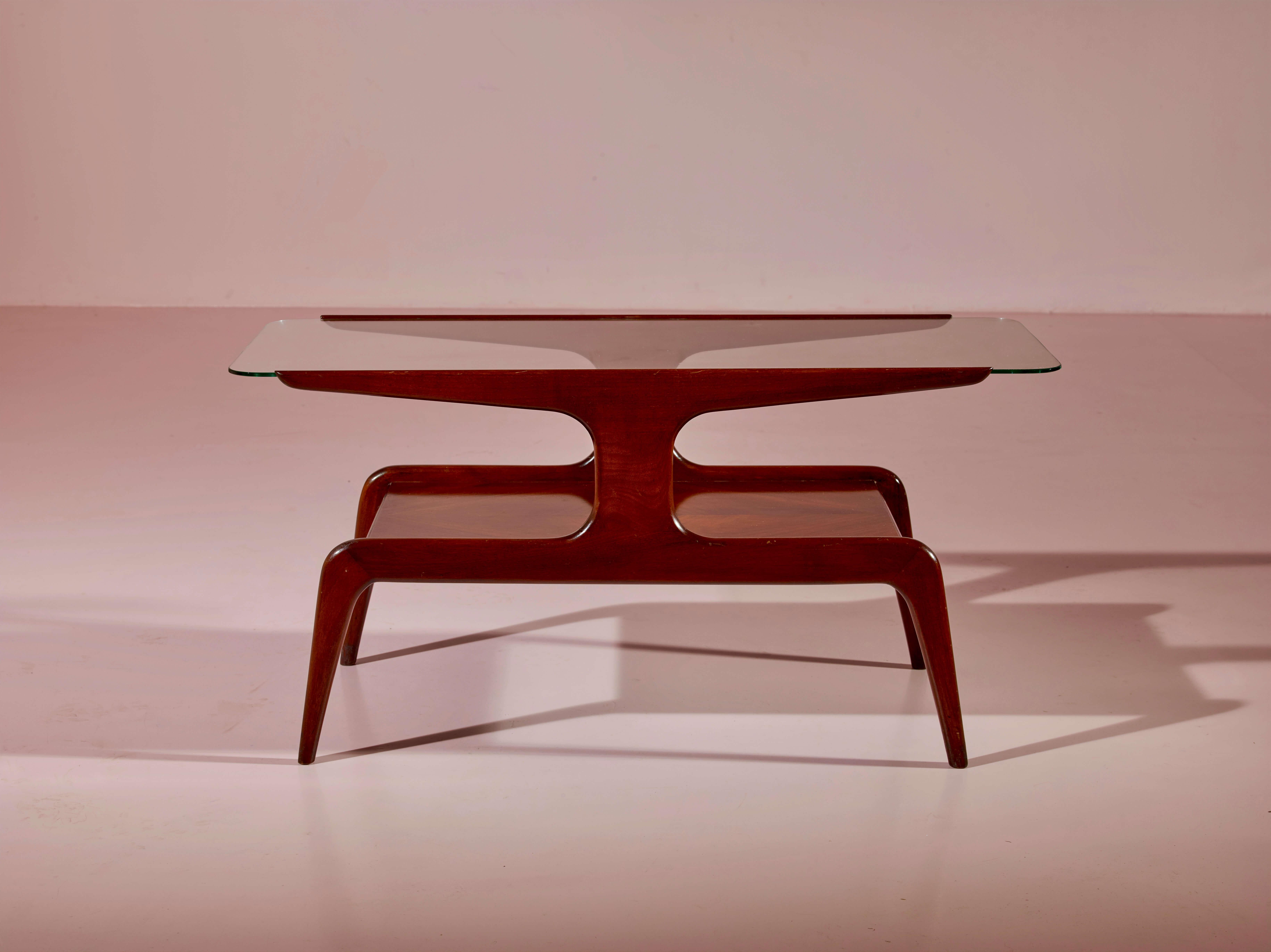 Gio Ponti, niedriger Tisch aus afrikanischem Nussbaumholz und Glas, Italien, 1950er Jahre (Italienisch) im Angebot