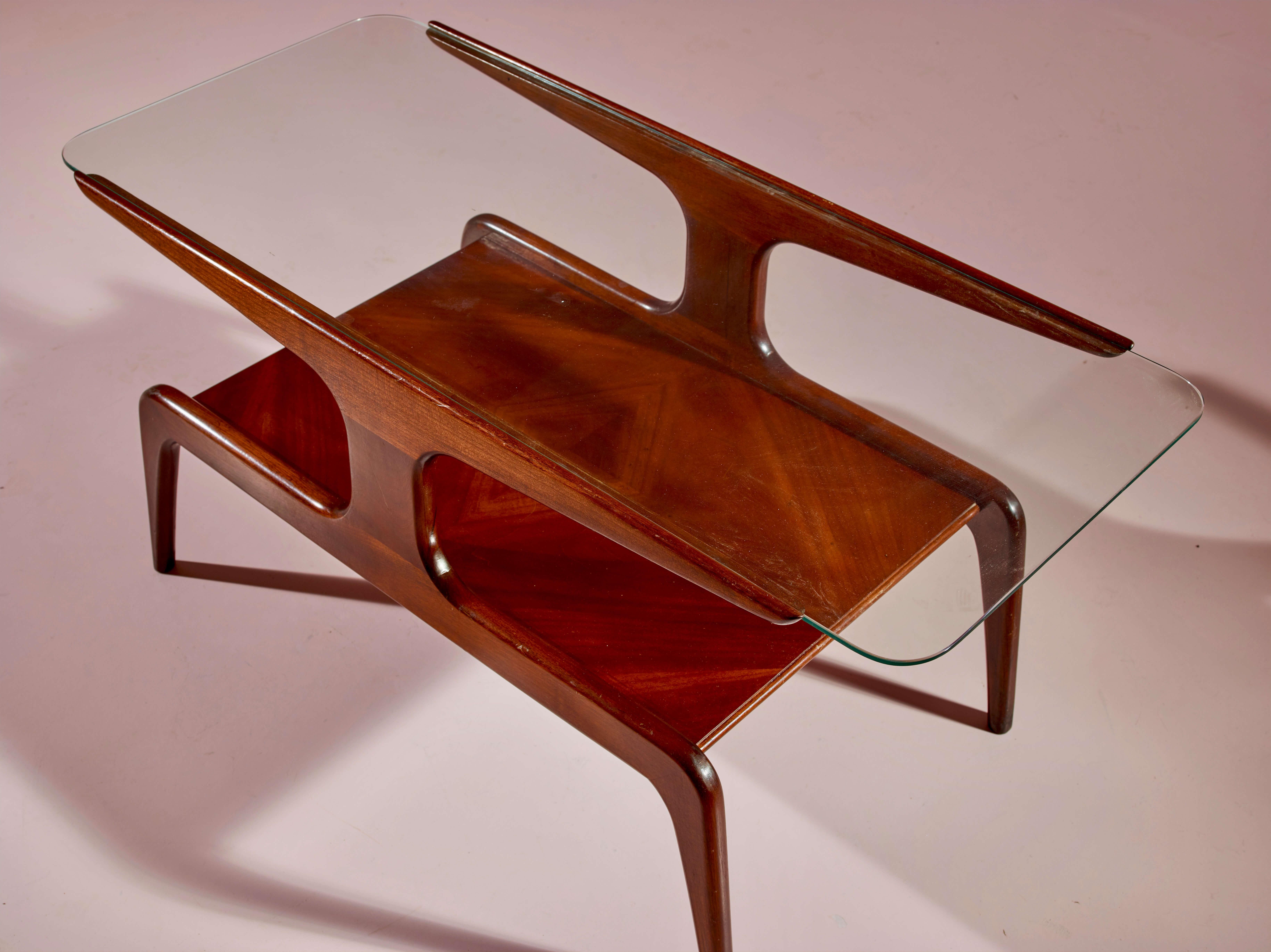 Gio Ponti, niedriger Tisch aus afrikanischem Nussbaumholz und Glas, Italien, 1950er Jahre im Zustand „Gut“ im Angebot in Chiavari, Liguria