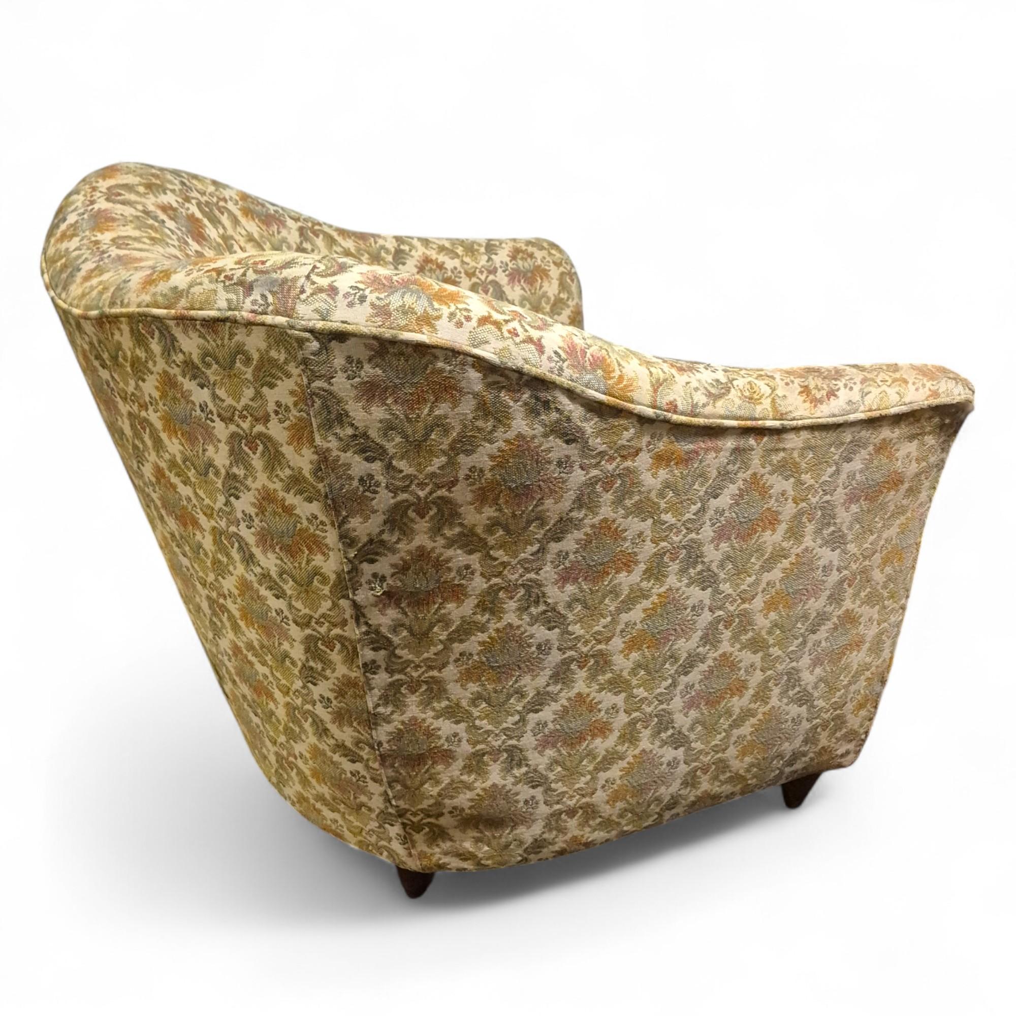 Textile Gio Ponti Mid-Century Armchair – Italy, Circa 1950 For Sale