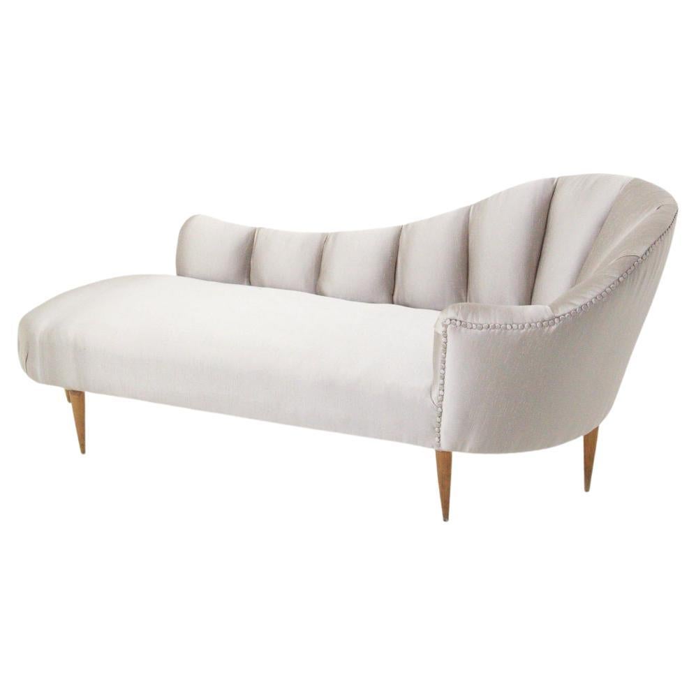 Gio Ponti in Style of Mid-Century Grey Silk Satin Dormeuse For Sale