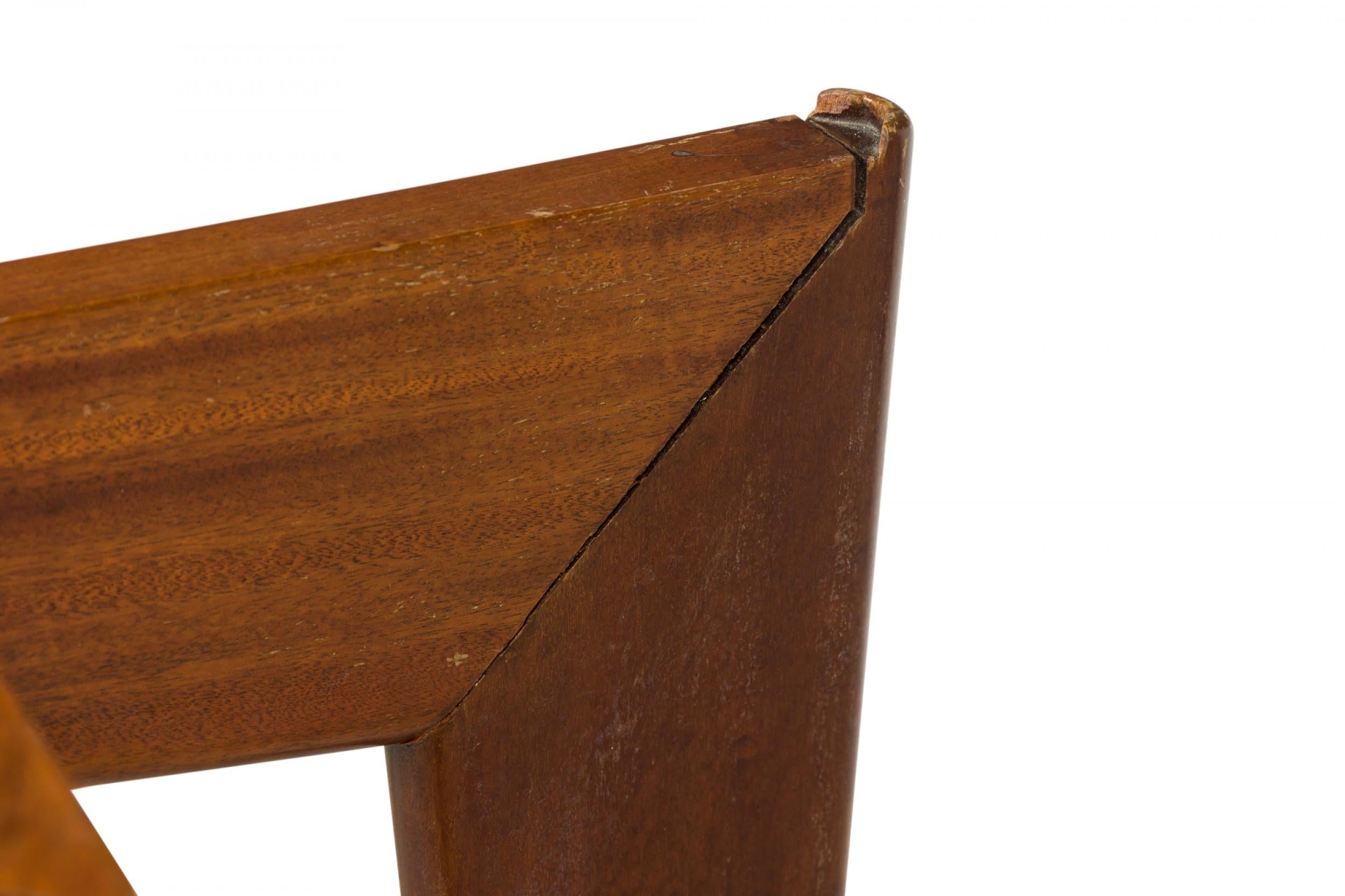 Table de salle à manger en acajou Gio Ponti Mid-Century Italian Modern en vente 1