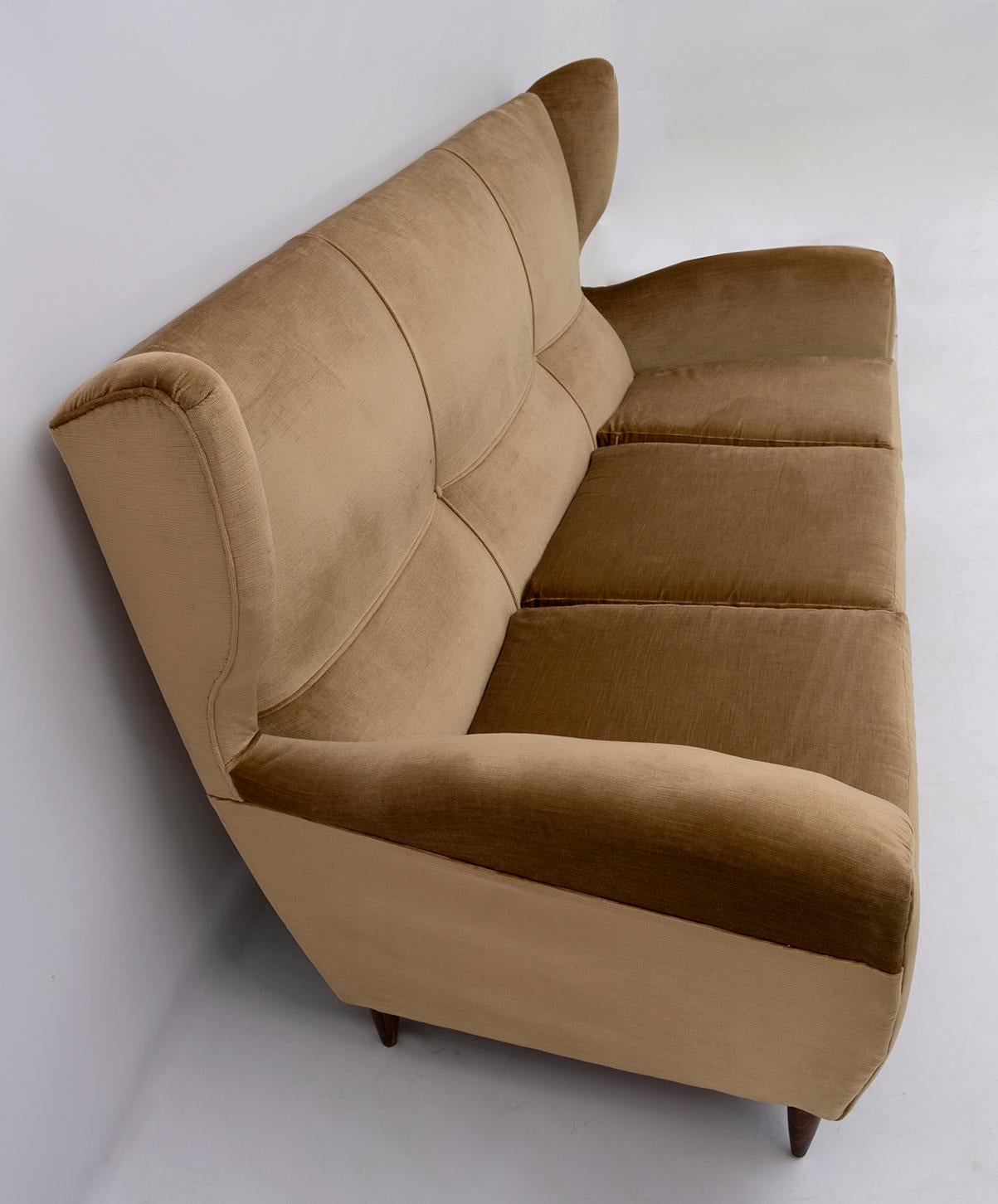 Attributed Gio Ponti Mid-Century Modern Italian High Back Sofa, 1950s For Sale 1