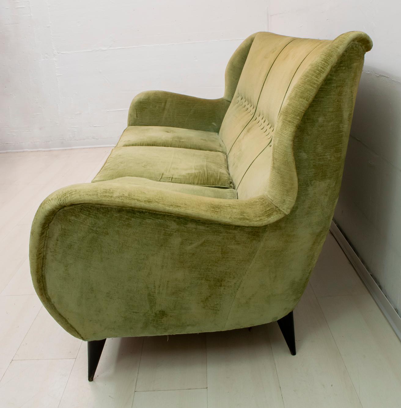 Gio Ponti Mid-Century Modern Linen Velvet Sofa for ISA, 1950s 5