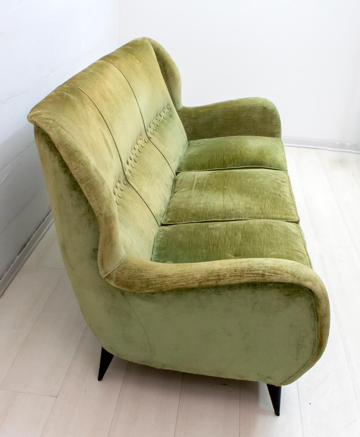 Gio Ponti Mid-Century Modern Linen Velvet Sofa for ISA, 1950s 6