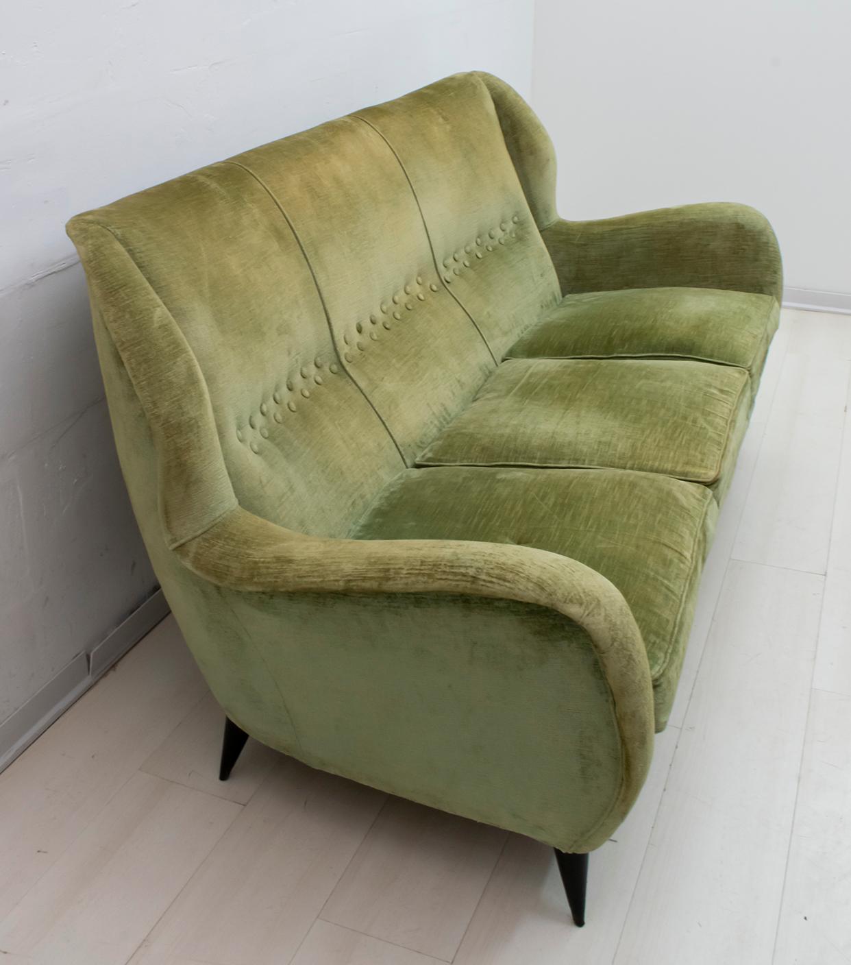 Italian Gio Ponti Mid-Century Modern Linen Velvet Sofa for ISA, 1950s