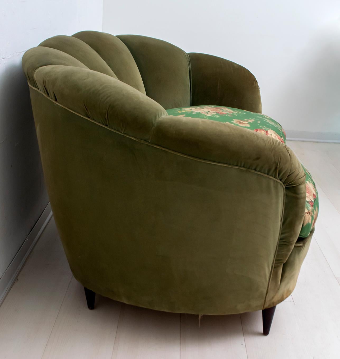 Velvet Gio Ponti Mid-Century Modern Rare Italian Curved Sofa 