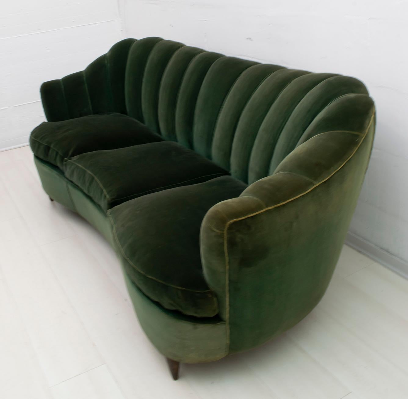Gio Ponti Midcentury Rare Italian Velvet Curved Sofa 