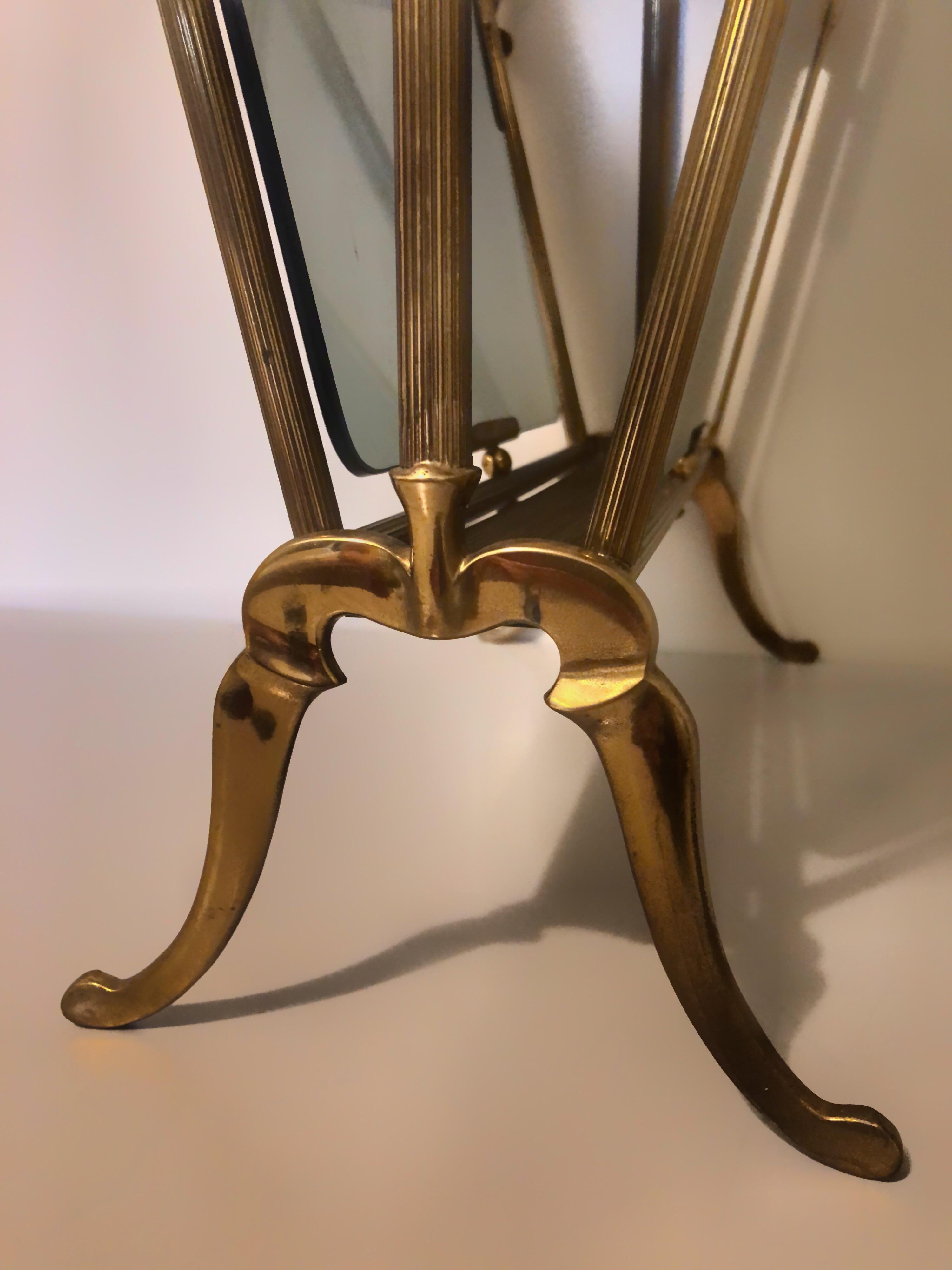 Gio Ponti Midcentury Brass with Glass Magazine Stand Holder or Rack, Italy SALE  In Good Condition In Sofia, BG