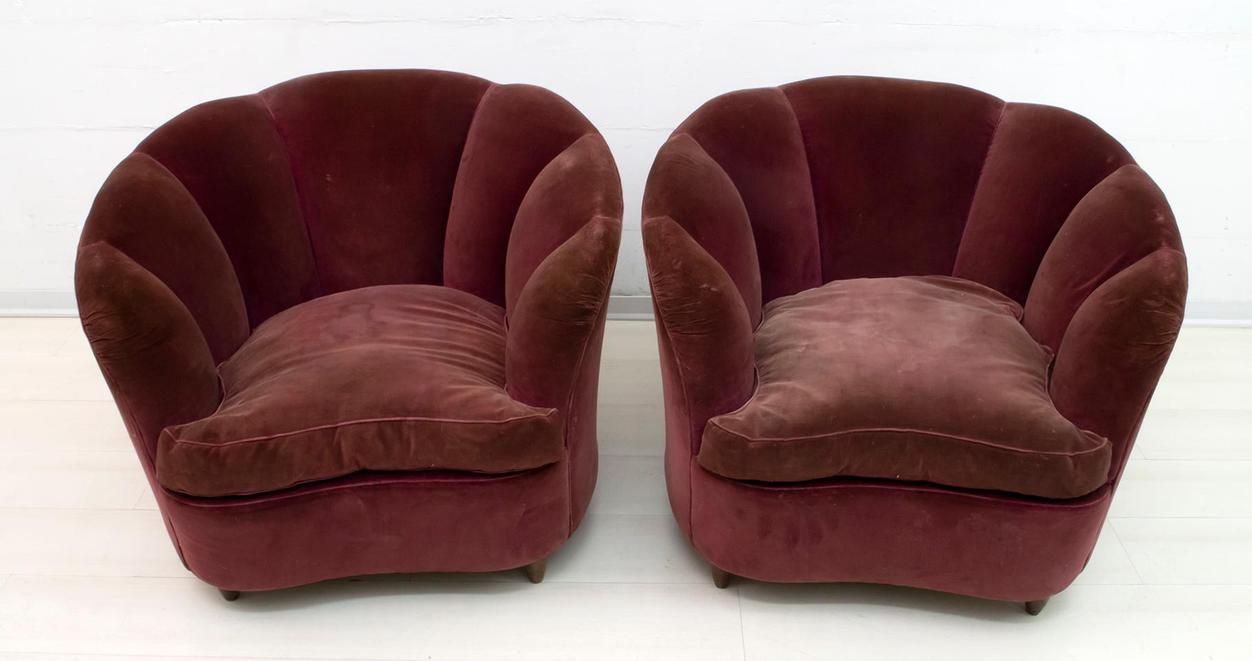 Gio Ponti Midcentury Italian Curved Sofa and Two Armchairs 