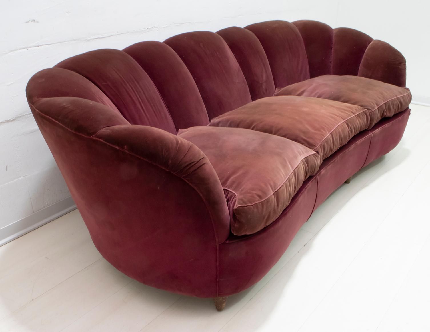 Mid-20th Century Gio Ponti Midcentury Italian Curved Sofa and Two Armchairs 