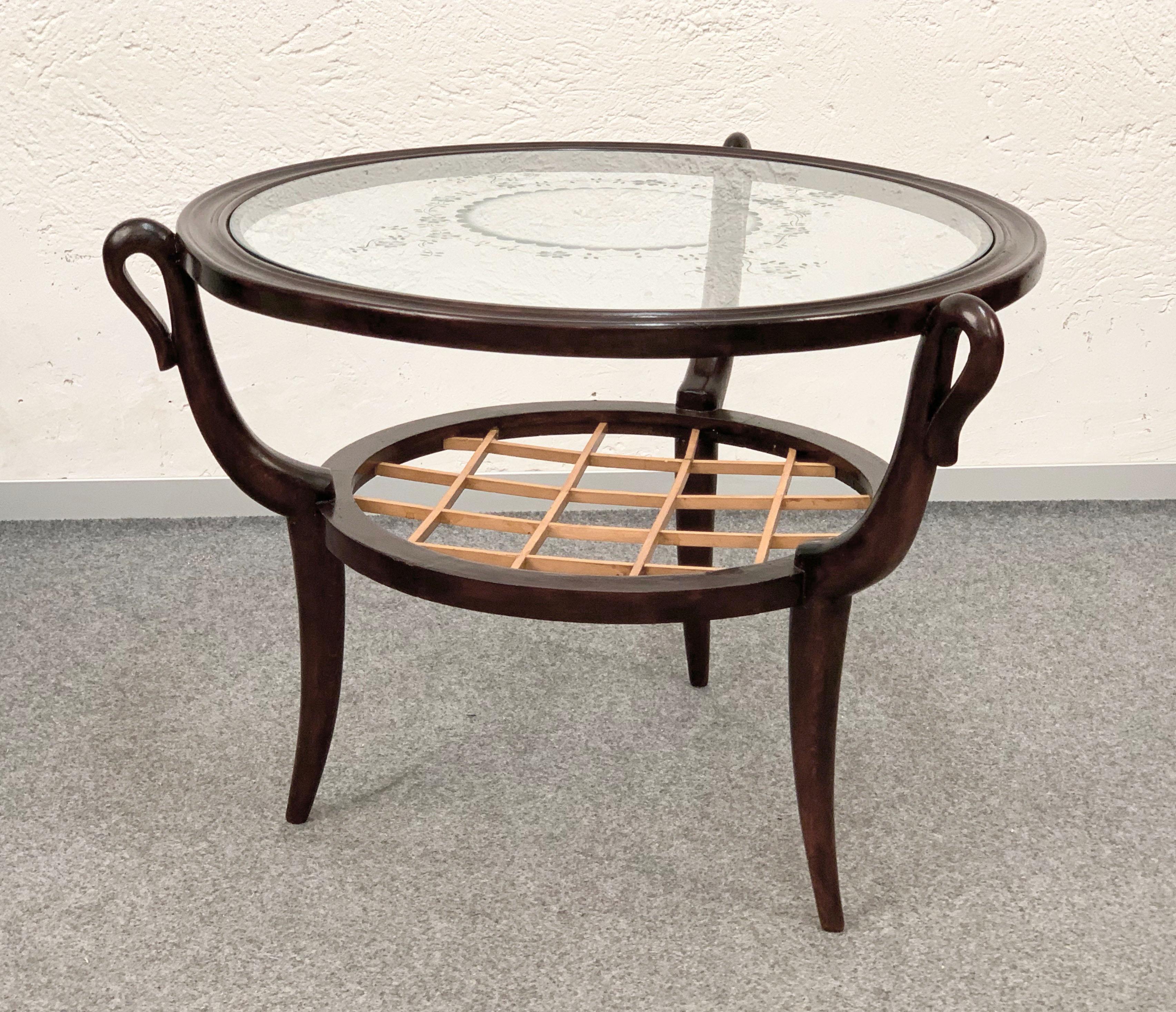 Gio Ponti, zweistckiger italienischer Couchtisch aus Holz und Glas aus der Mitte des Jahrhunderts, 1950er Jahre (Moderne der Mitte des Jahrhunderts) im Angebot