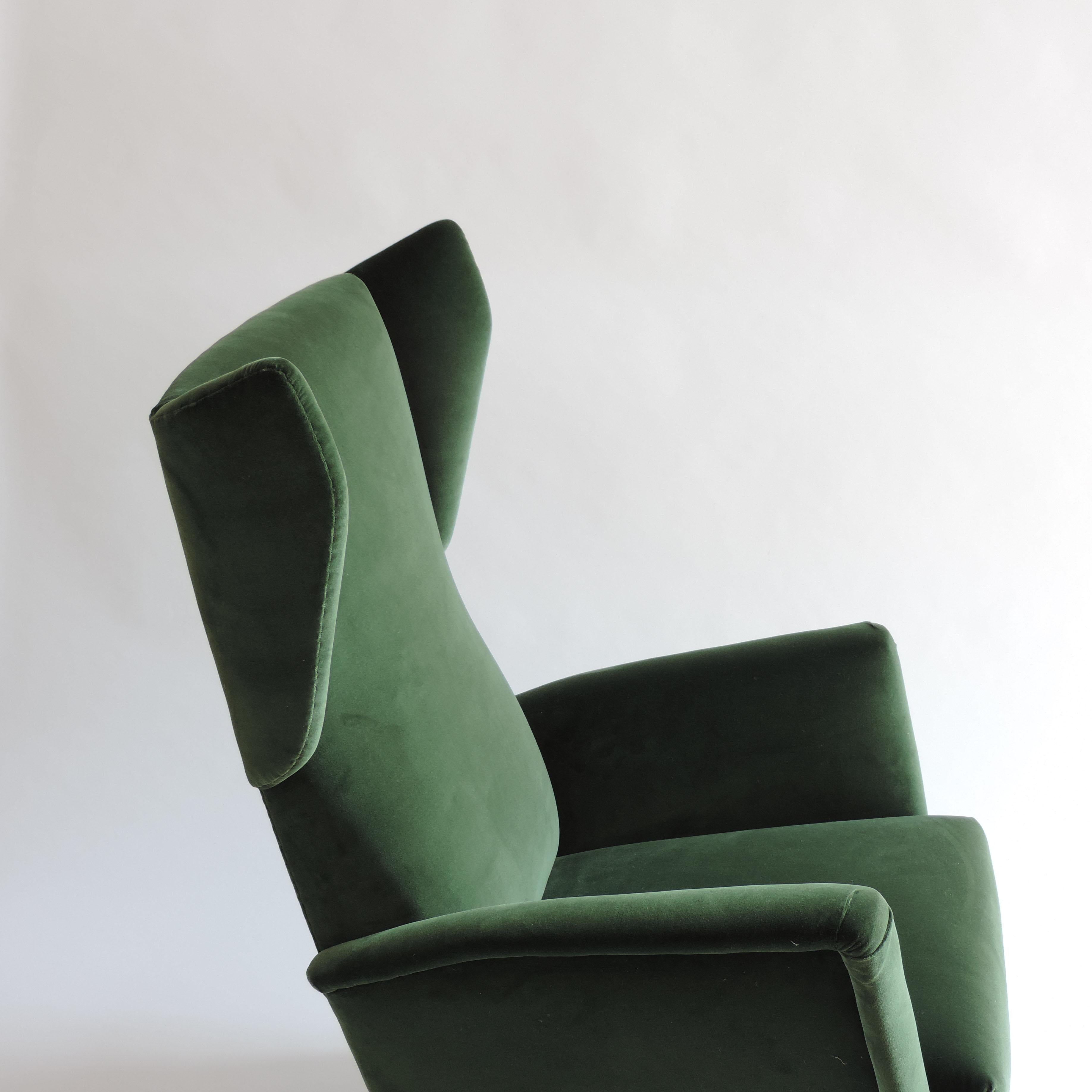 Mid-20th Century Gio Ponti Mod. 820 Armchairs for Cassina, Italy, 1953
