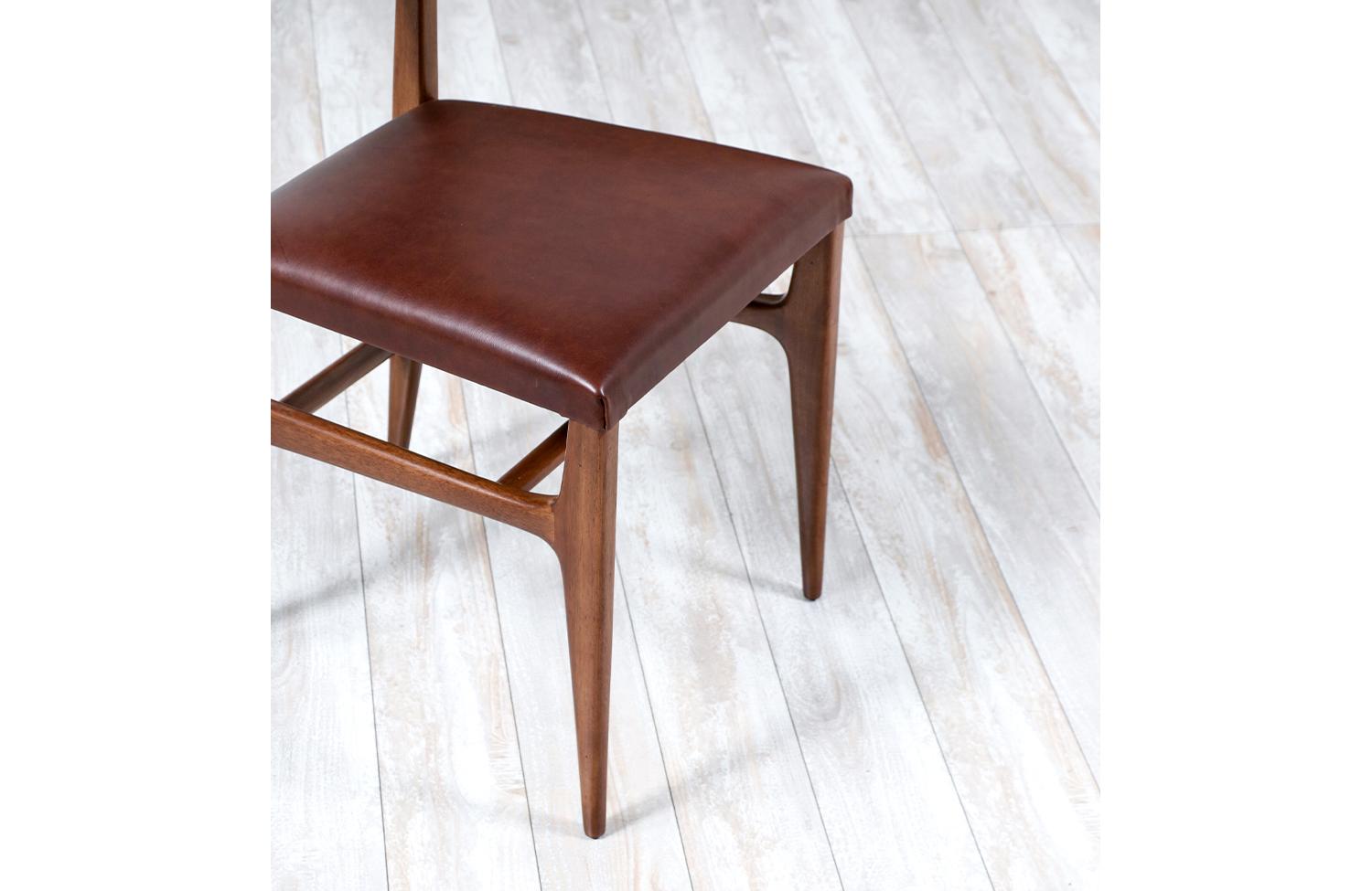 Mid-20th Century Expertly Restored - Gio Ponti Model-111 Cognac Leather Chair for Singers & Sons For Sale