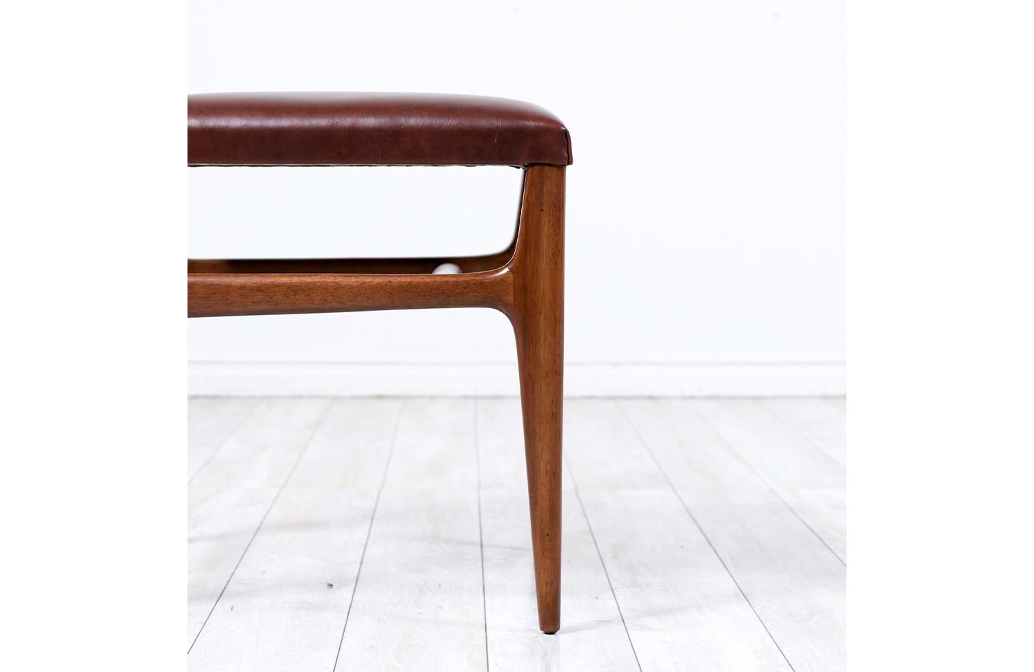 Expertly Restored - Gio Ponti Model-111 Cognac Leather Chair for Singers & Sons For Sale 2