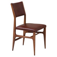 Chaise de Gio Ponti modèle-111 en cuir cognac restaurée de manière experte