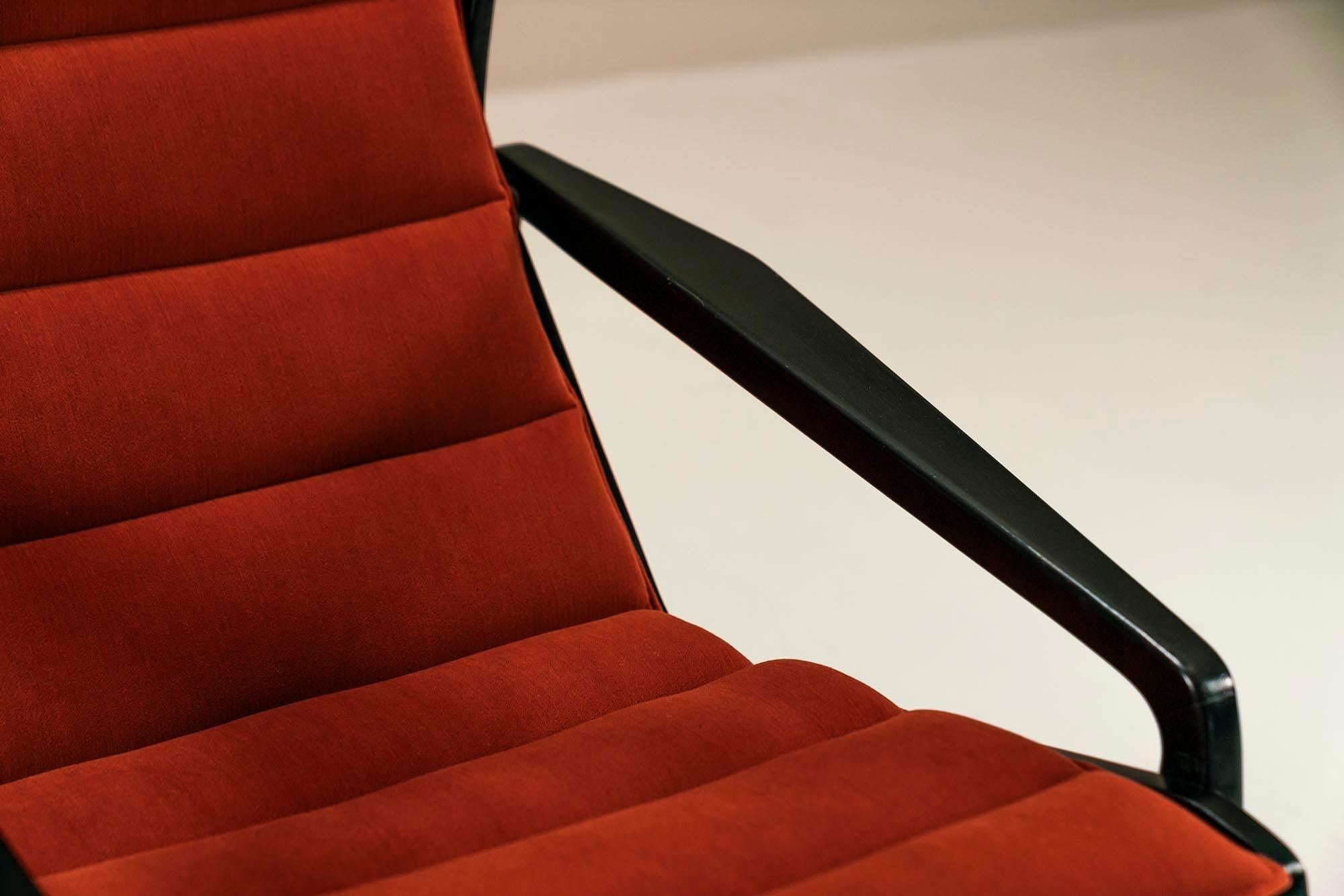 Gio Ponti Modell 811 Loungesessel in Nussbaum gebeizt und gepolstert in Kvadrat im Angebot 13