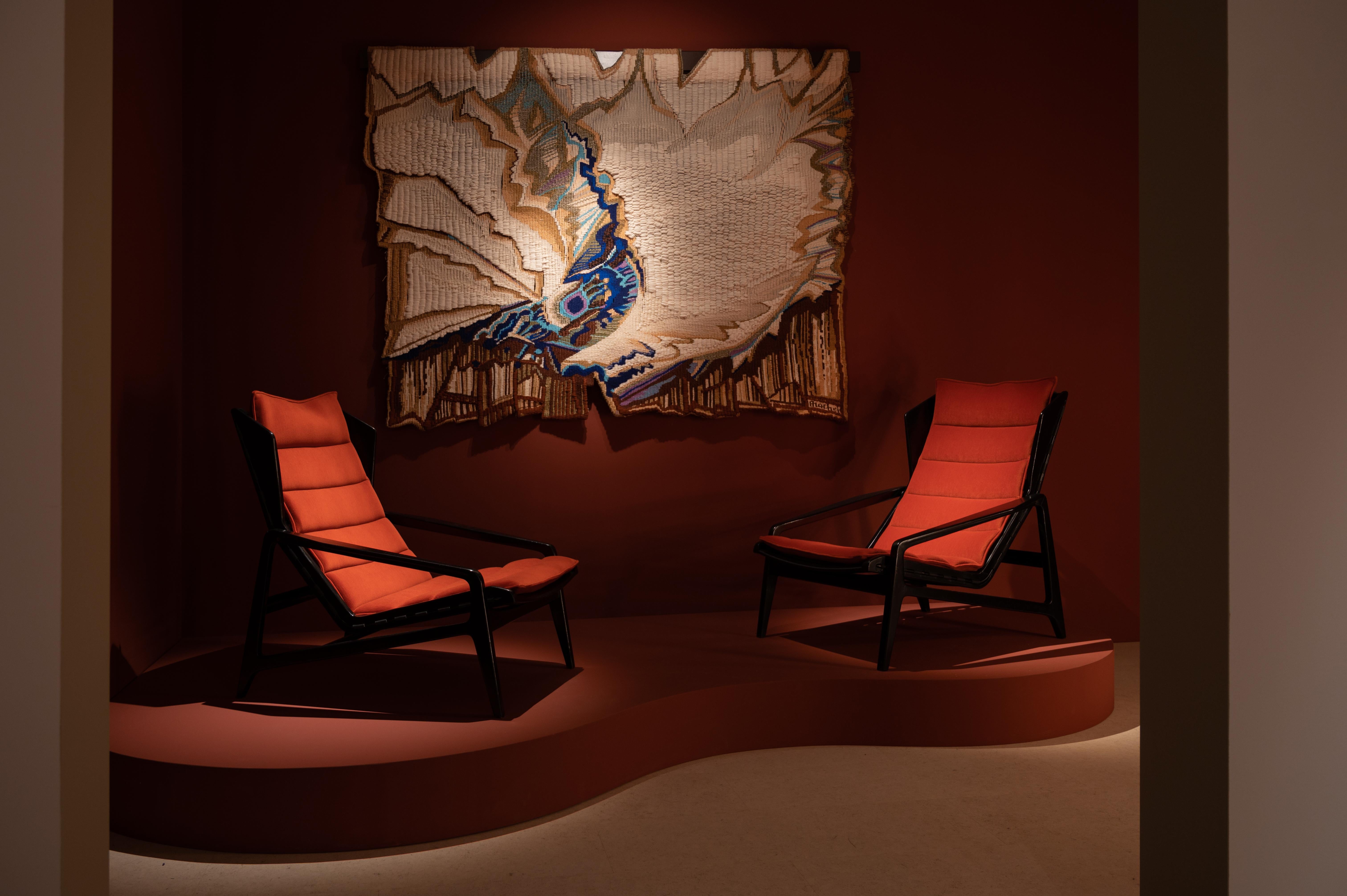 Gio Ponti Modell 811 Loungesessel in Nussbaum gebeizt und gepolstert in Kvadrat (Moderne der Mitte des Jahrhunderts) im Angebot