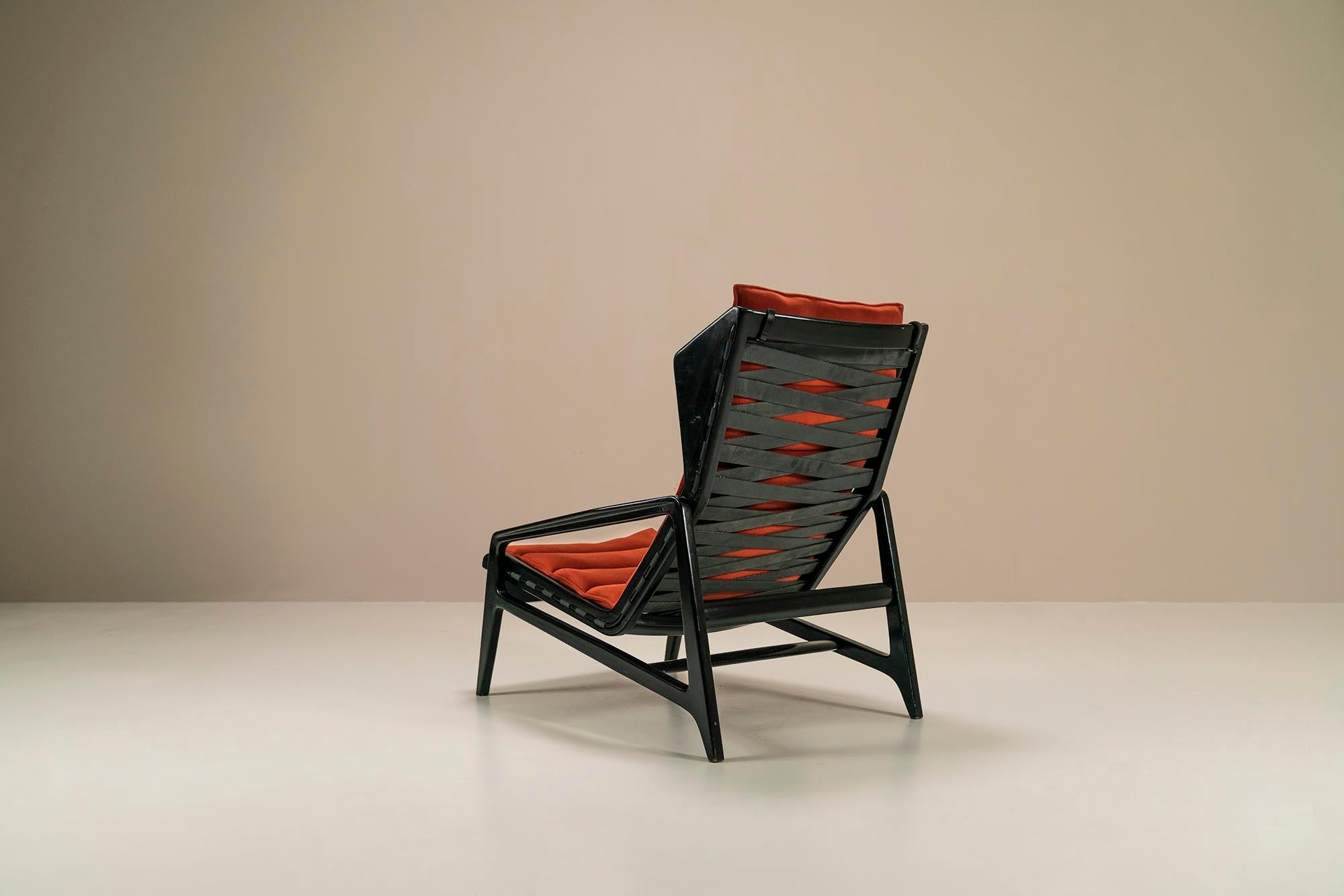 Gio Ponti Modell 811 Loungesessel in Nussbaum gebeizt und gepolstert in Kvadrat im Angebot 2