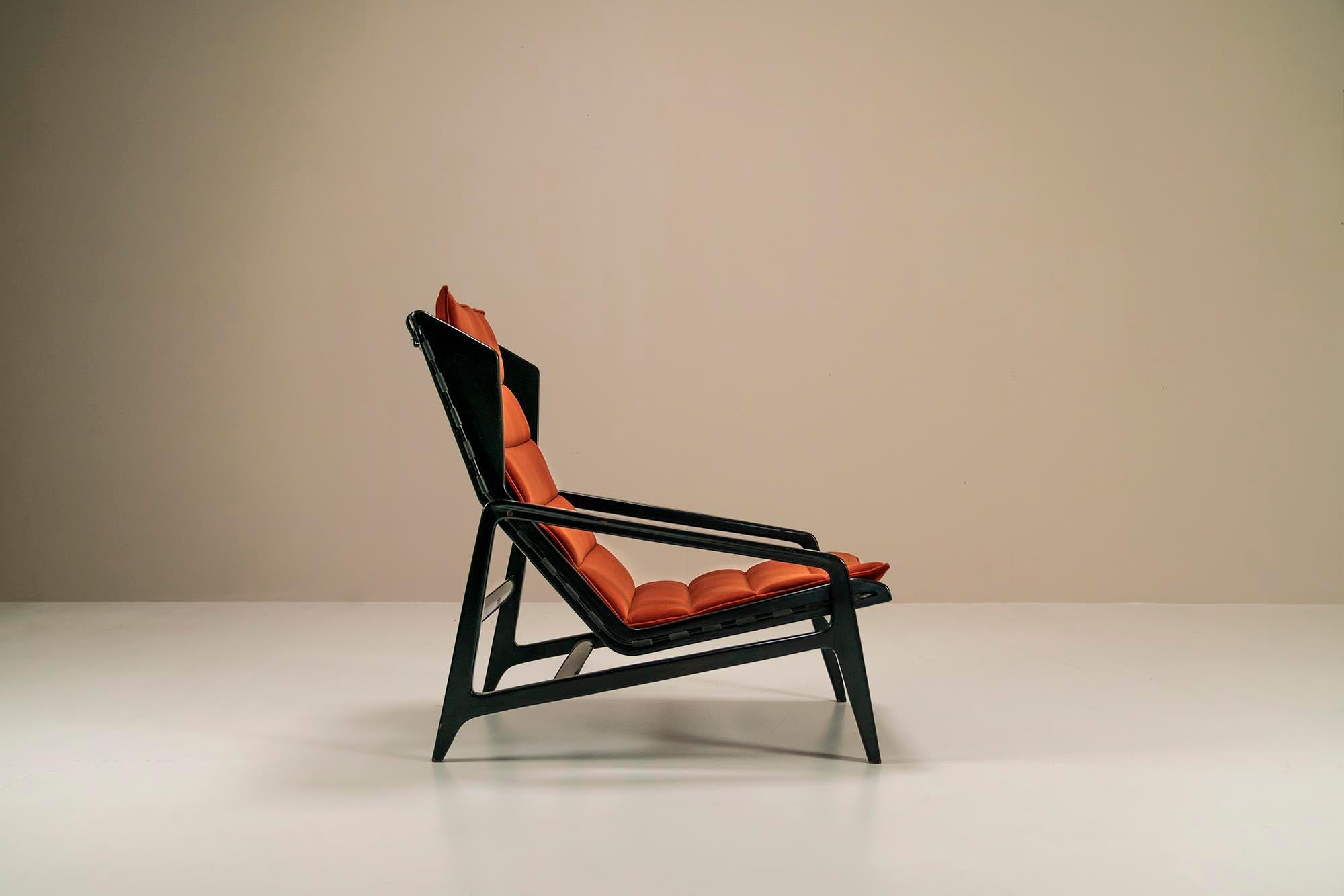 Gio Ponti Modell 811 Loungesessel in Nussbaum gebeizt und gepolstert in Kvadrat im Angebot 3