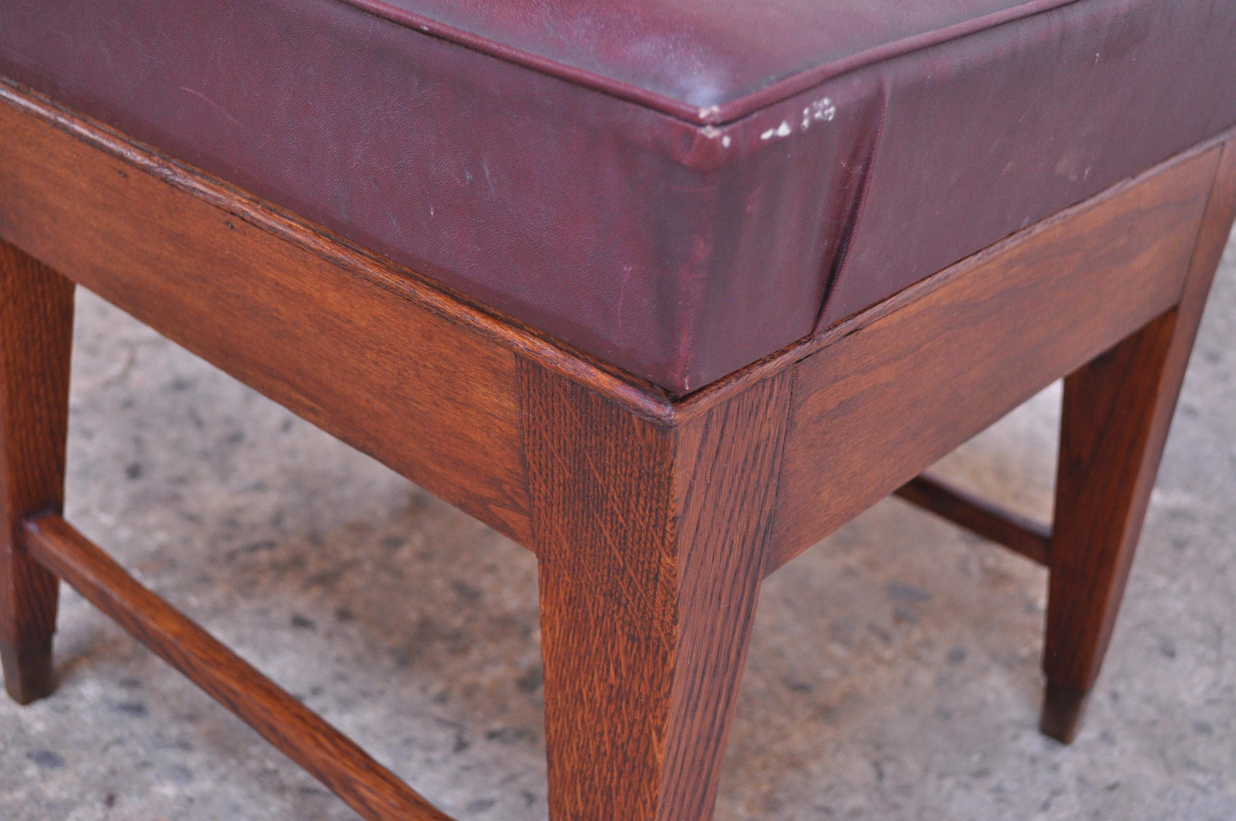 Gio Ponti Oak and Leather Stool with Brass Sabots For Sale 5