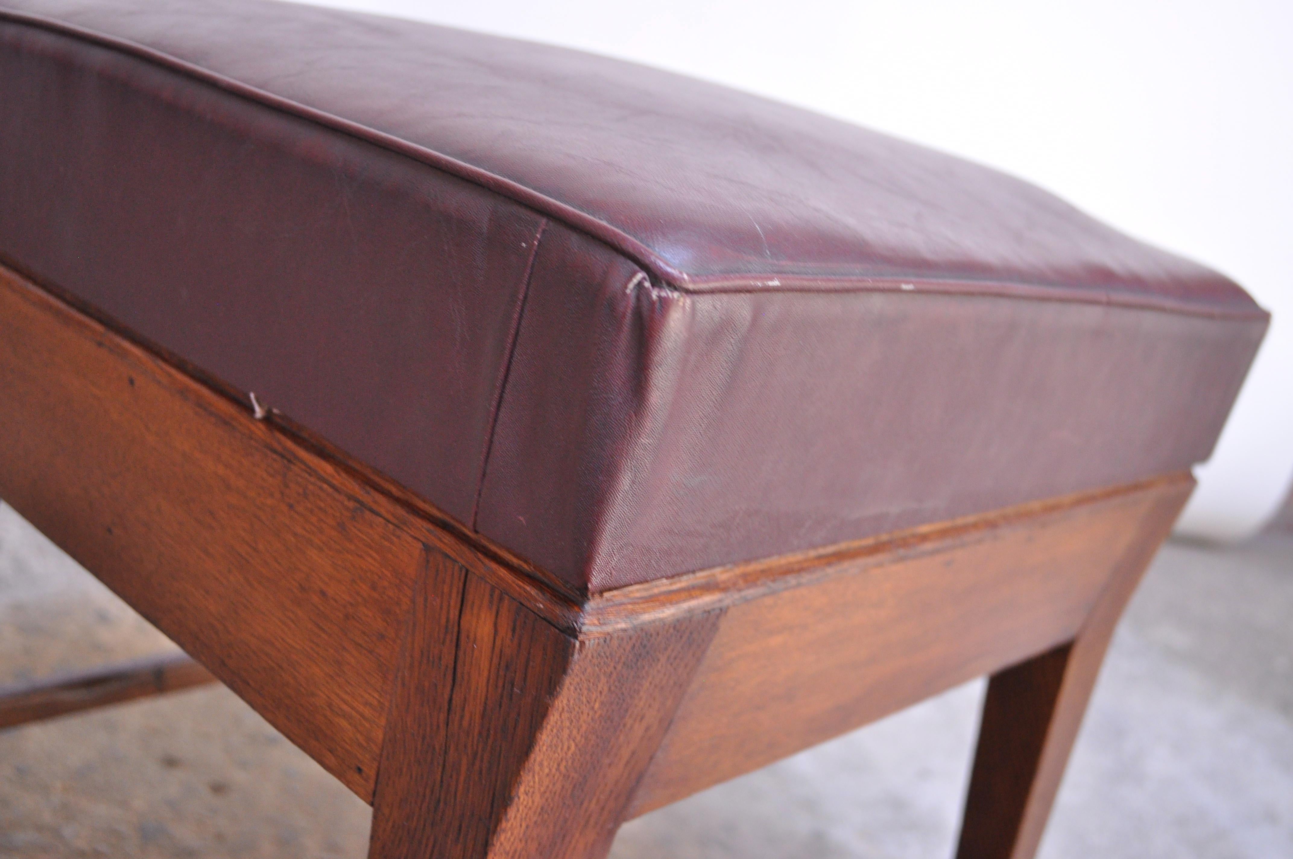 Sgabello Gio Ponti in Oak e pelle con sciabole in ottone in vendita 6