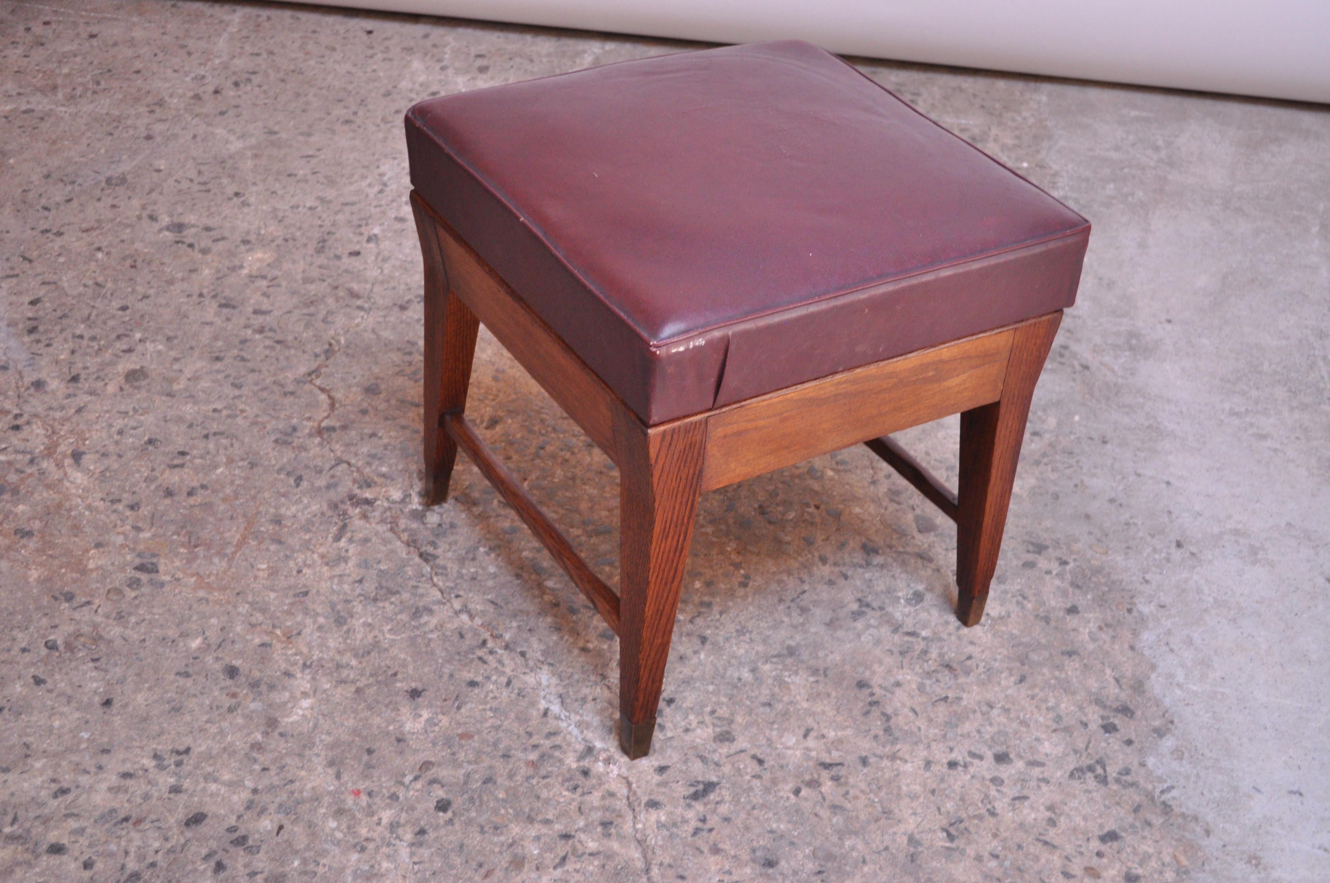 Gio Ponti Oak and Leather Stool with Brass Sabots For Sale 1