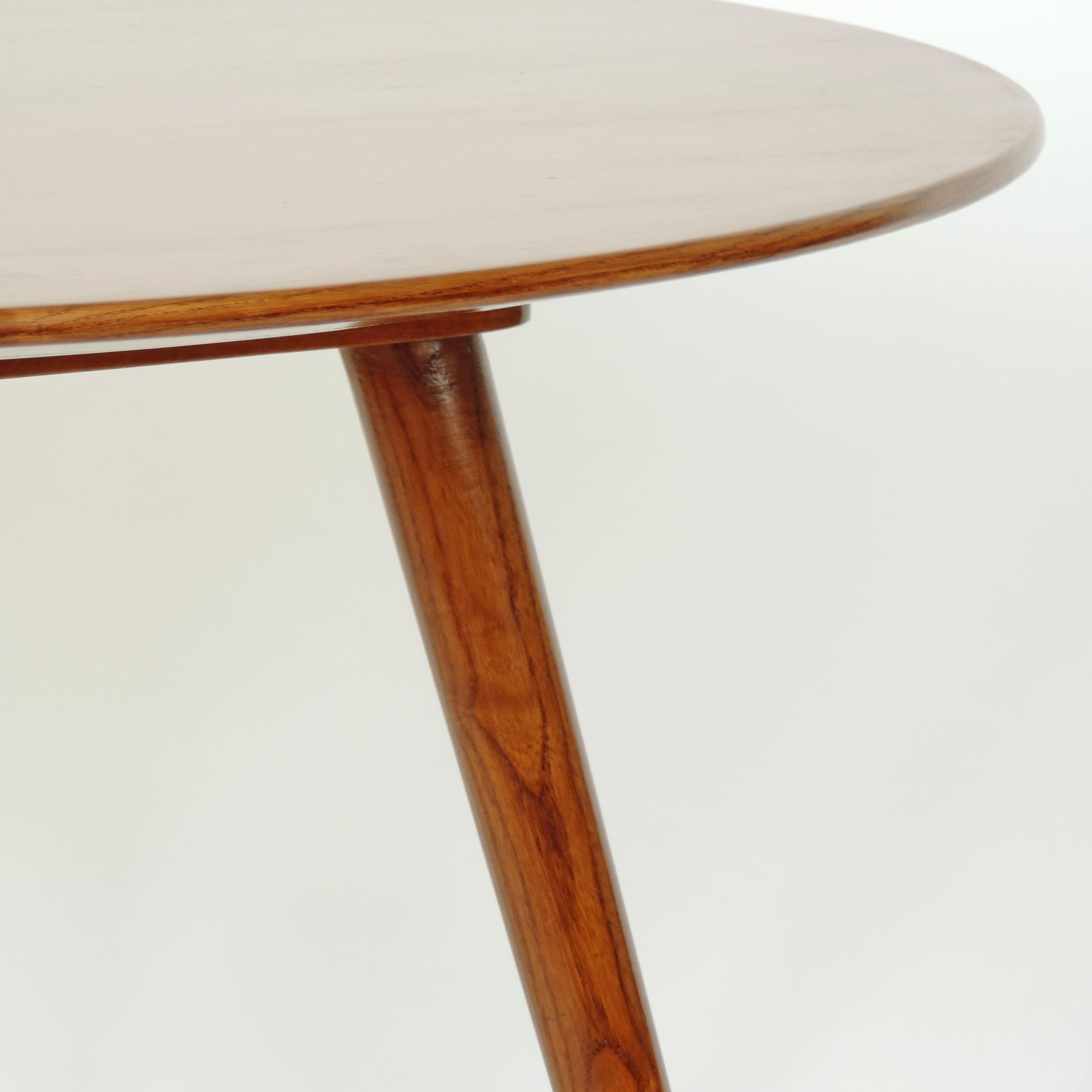Gio Ponti Oak Round Dining Table and Set of Four Leggera Chairs for Cassina For Sale 3
