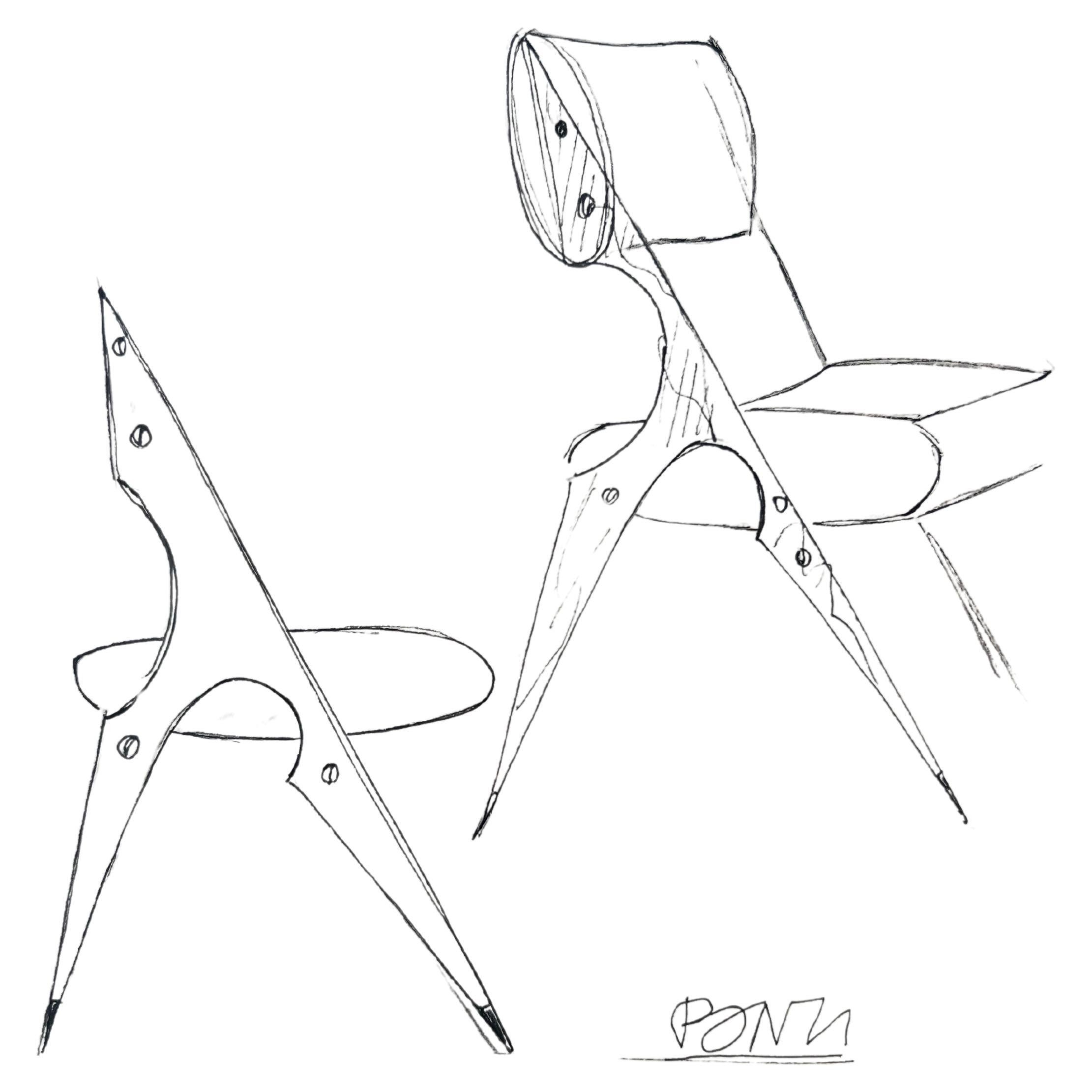 Im Jahr 1964 wurde Giò Ponti von der Möbelfirma Knoll International gebeten, einige Ideen für Stühle und Sessel zu präsentieren. Das Ergebnis der Collaboration war ein großer Esszimmerstuhl aus Holz mit Sitz aus Schilfrohr und einer Rückenlehne, die
