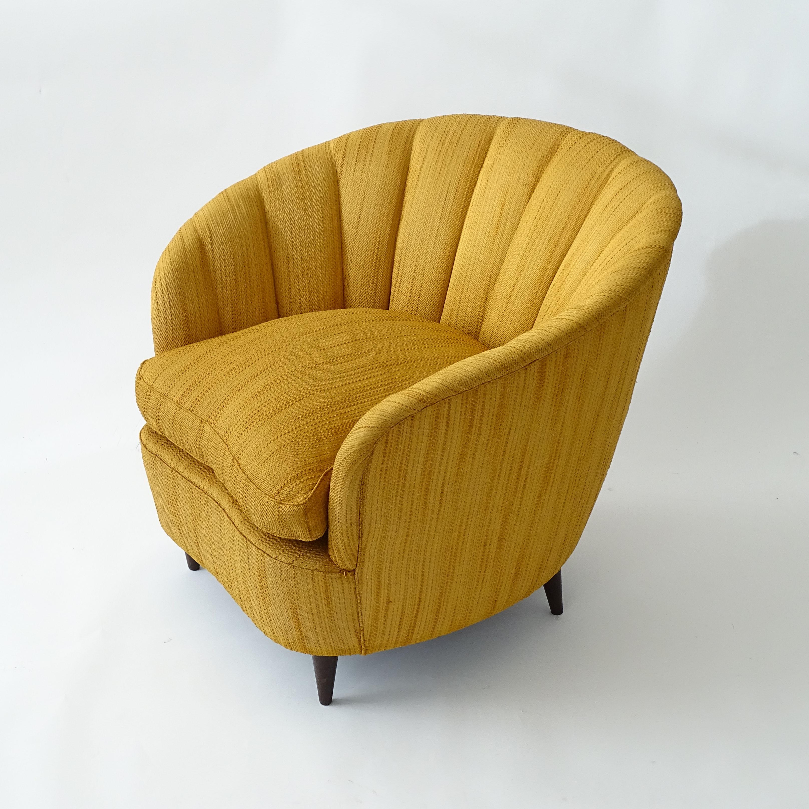 Gio Ponti Pair of 1930s Armchairs with their Original Yellow Upholstery In Good Condition For Sale In Milan, IT